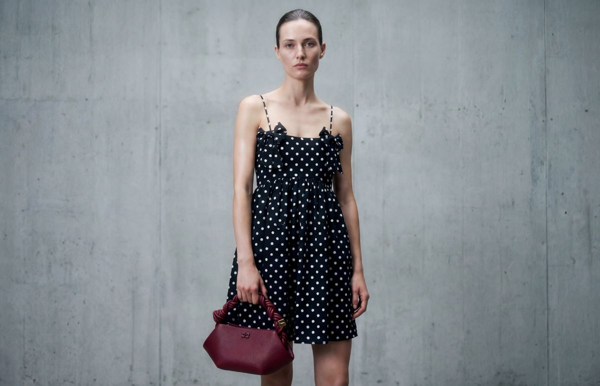 Colección Primavera–Verano 2026 de Ganni: moda escandinava con carácter y bolsos icónicos