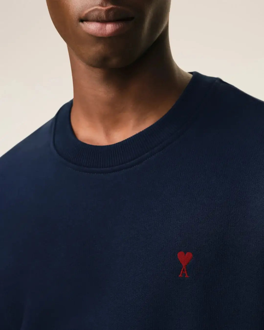 Sudadera Ami Paris Quota with Red Ami de Coeur BFUSW035 730 430 NIGHT BLUE AMI PARIS