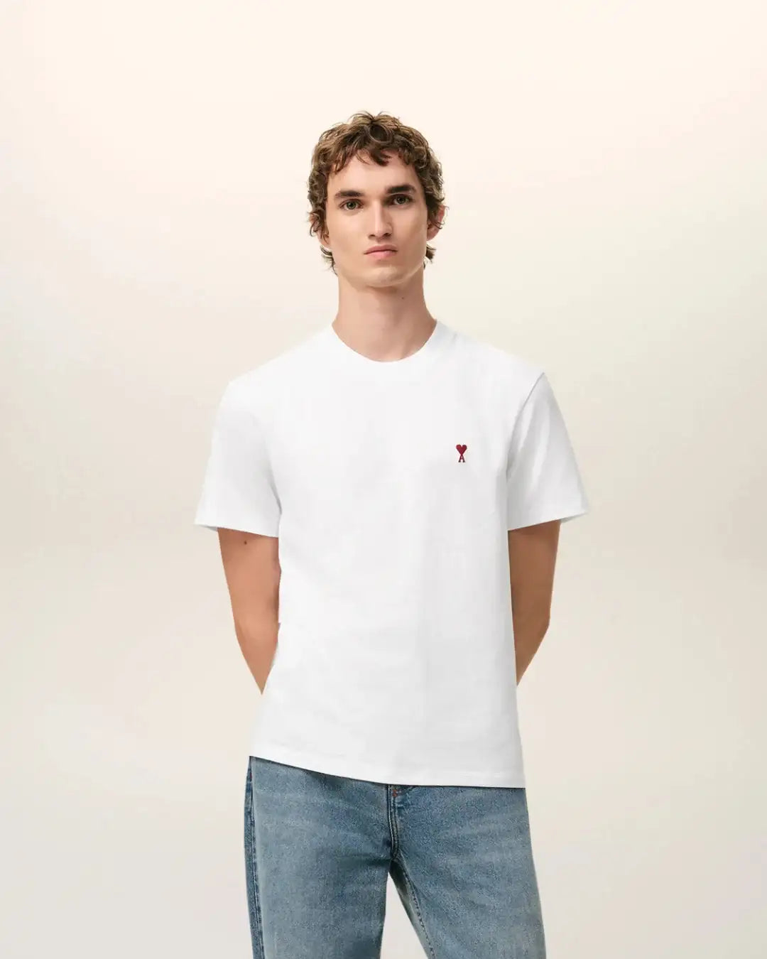 Camiseta Ami Paris with Red Ami de Coeur BFUTS035 724 100 WHITE AMI PARIS
