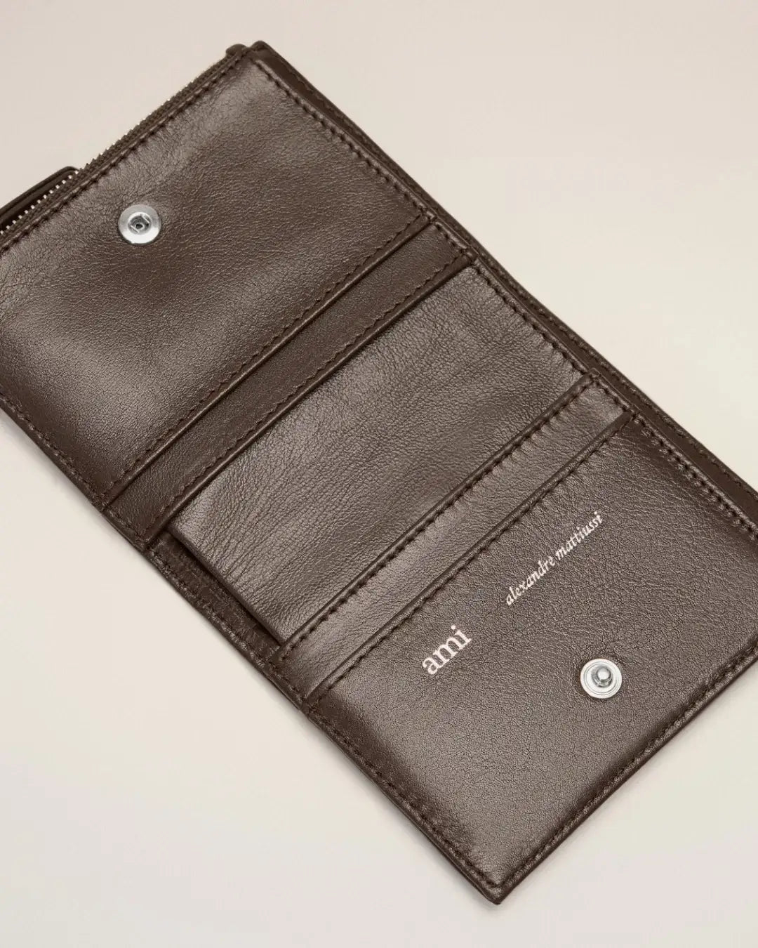 Cartera Ami de Coeur Bifold Wallet<BR/> USL201 AL0052 221 AMI PARIS