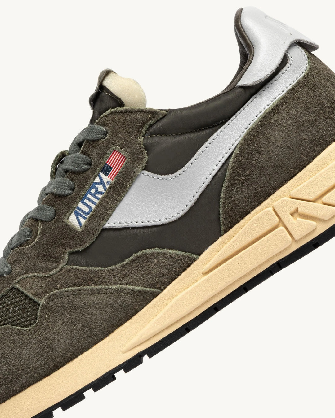 Zapatillas Autry Wwlm UT52 WWLM UT52 OLIVE NIGHT/HARBOR MIST AUTRY