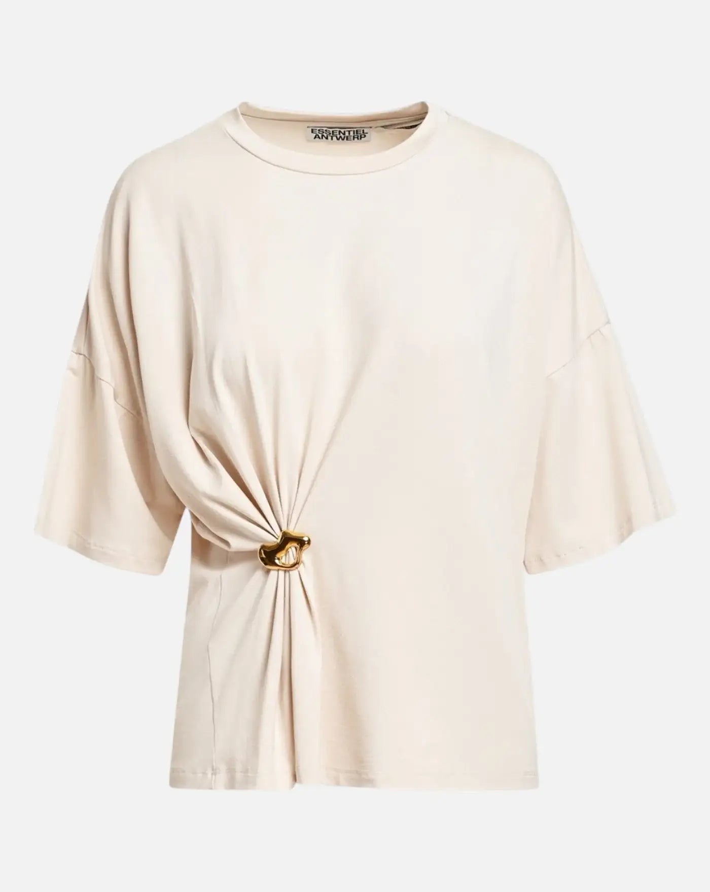 Camiseta Essentiel Antwerp Kuba T-Shirt With Brooch KUBA OW01 ESSENTIEL ANTWERP