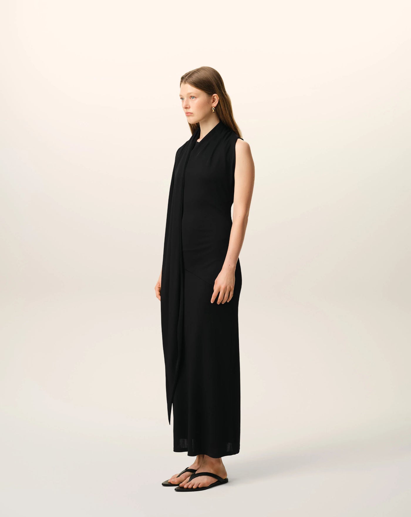 Vestido Ami Paris Sleeveless Maxi Lavalliere FDR657JE0223 001 AMI PARIS
