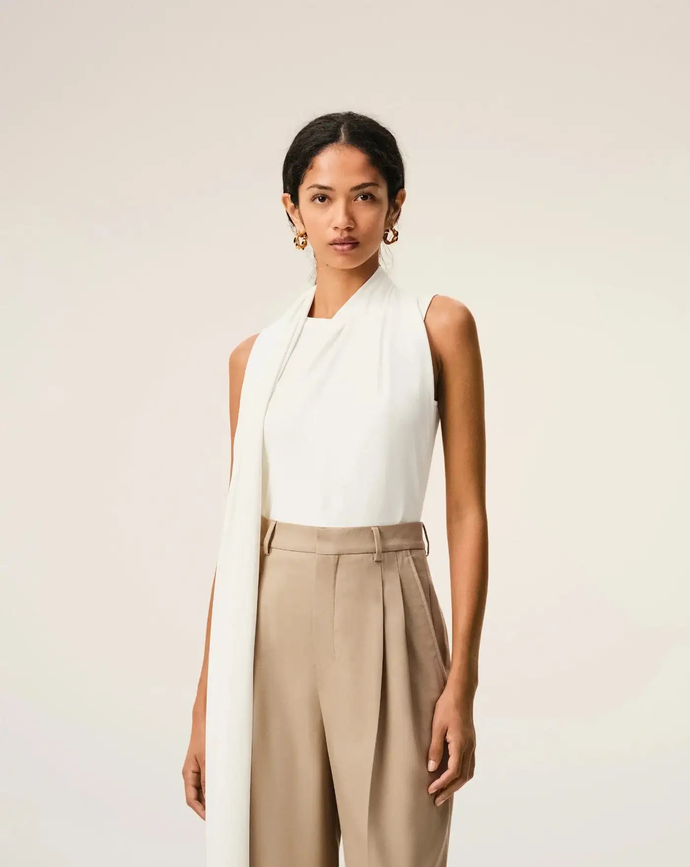 Top Ami Paris Sleeveless Lavalliere FTP827JE0223 136 AMI PARIS