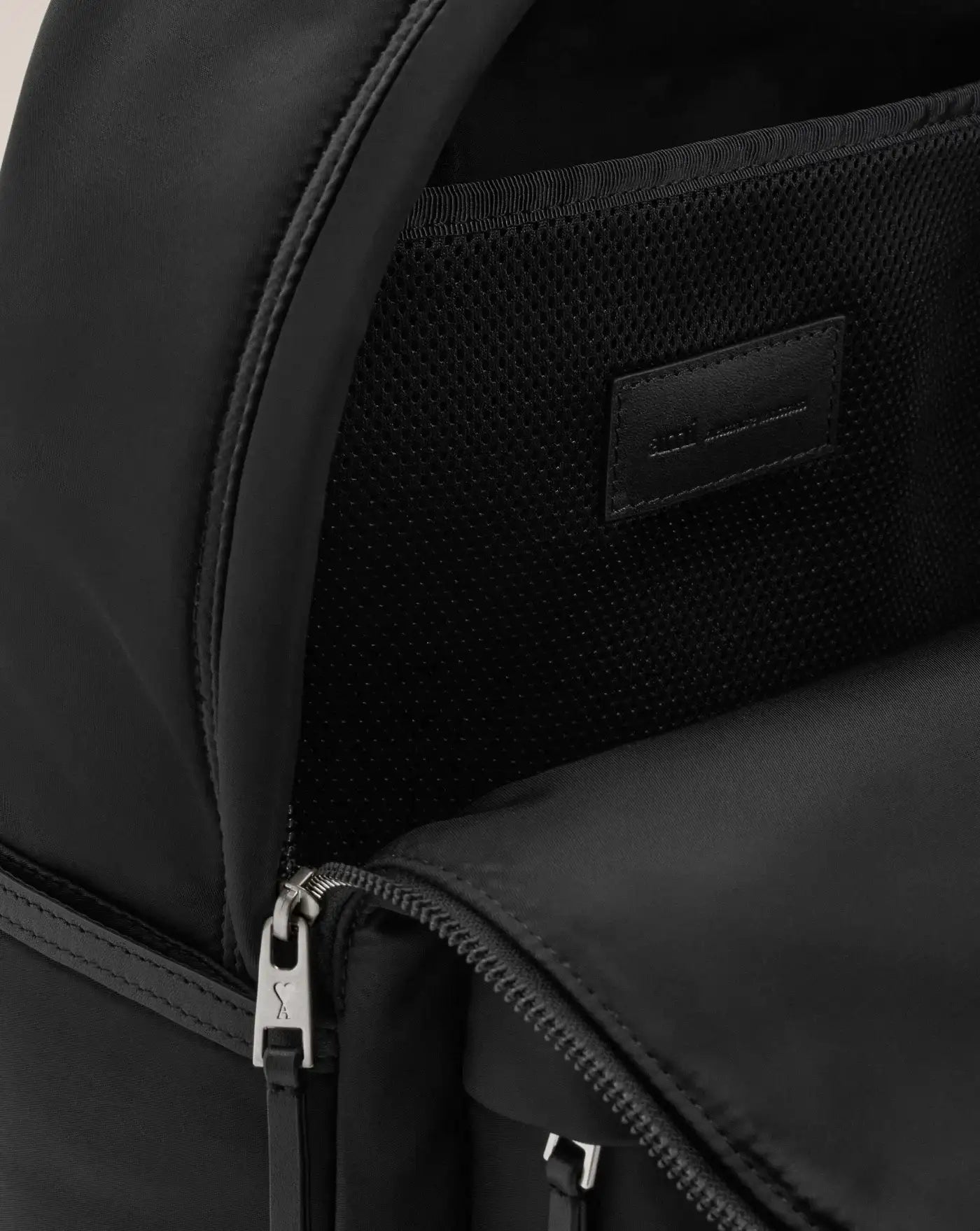 Mochila Ami Paris Marcel Backpack ULL728AW0001 001 AMI PARIS