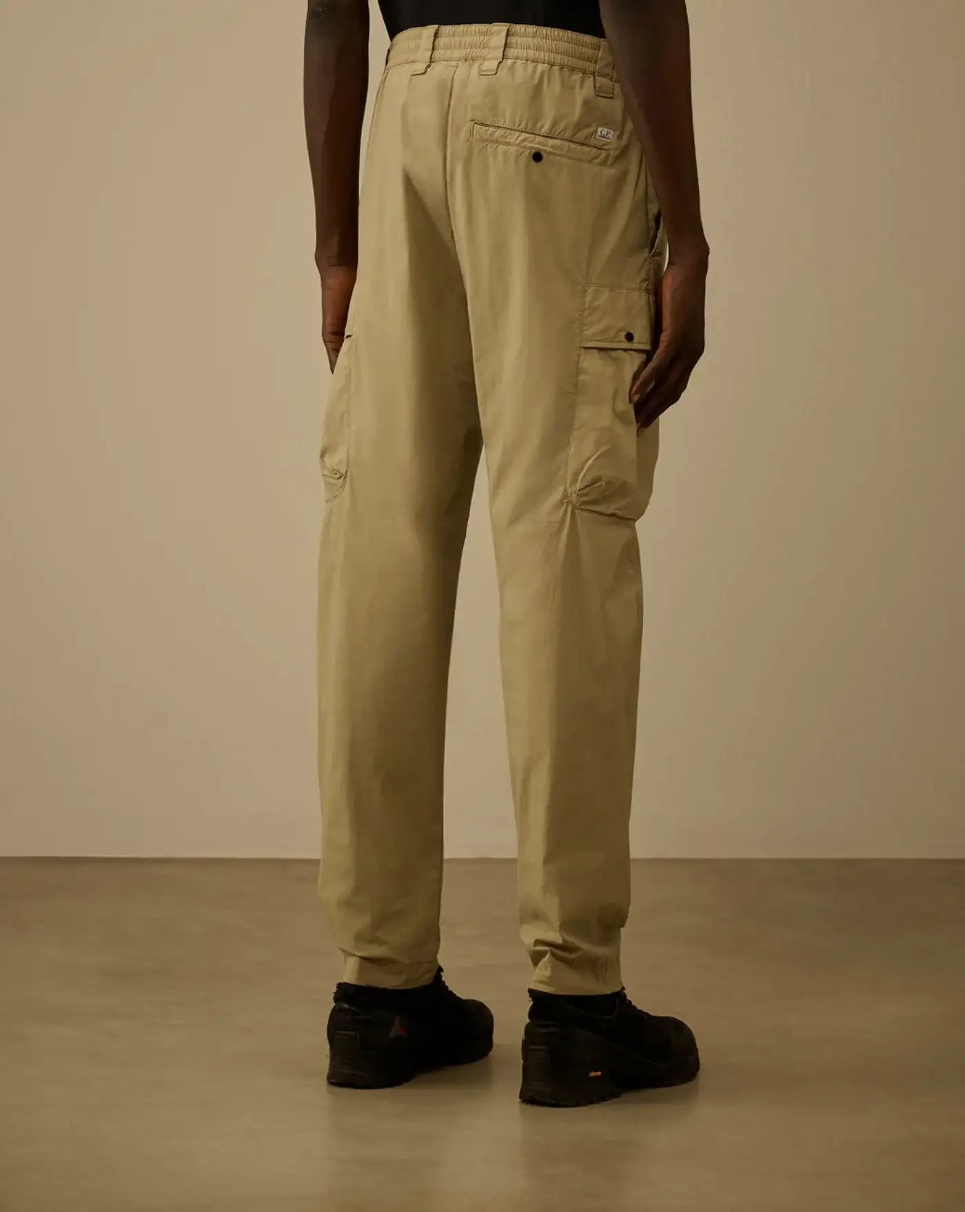 Pantalon C.P. Company 50 Fili Stretch Elasticated Lens Cargo Pants 20CMPA255A006439G 610 MOSS GRAY C.P. COMPANY