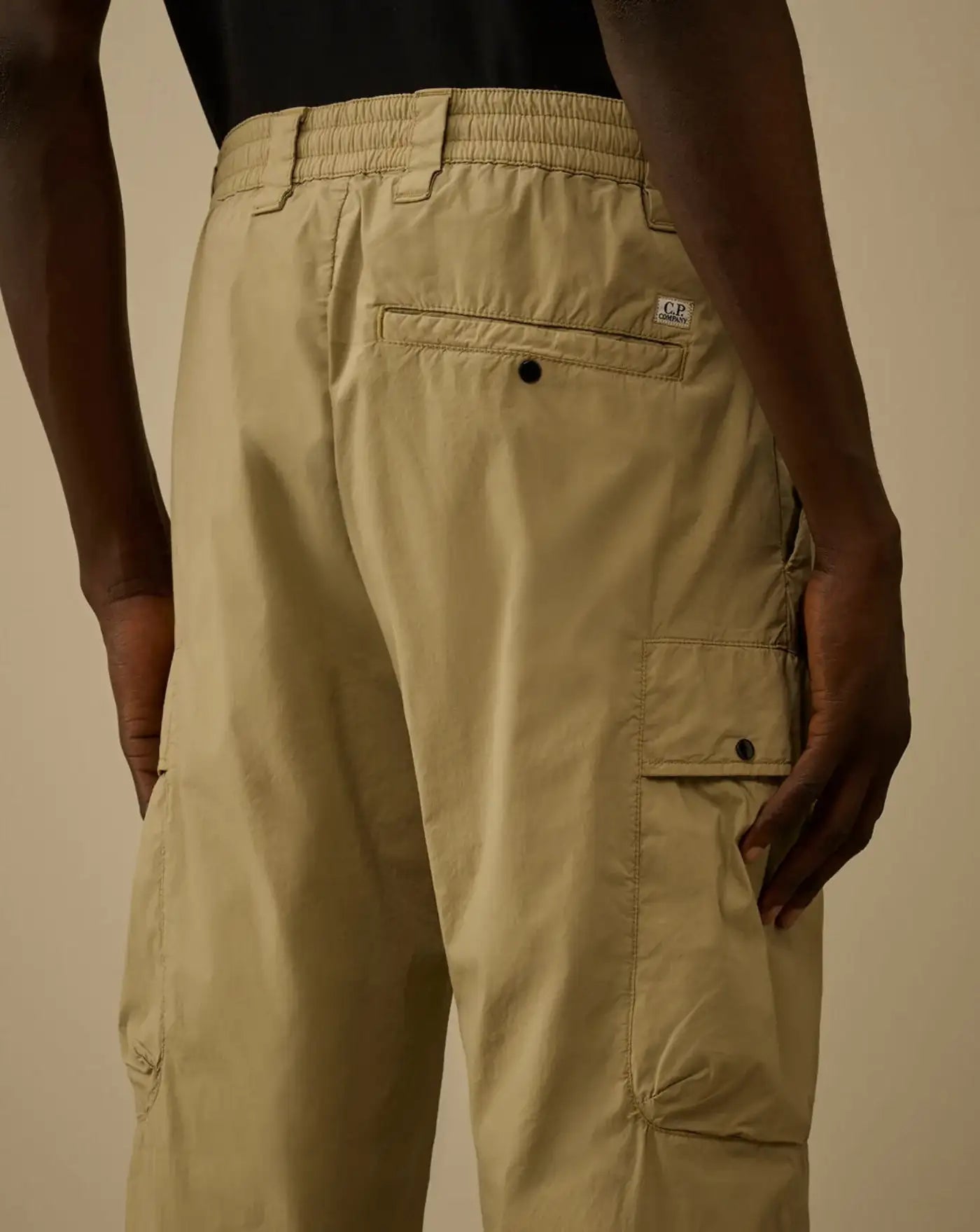 Pantalon C.P. Company 50 Fili Stretch Elasticated Lens Cargo Pants 20CMPA255A006439G 610 MOSS GRAY C.P. COMPANY