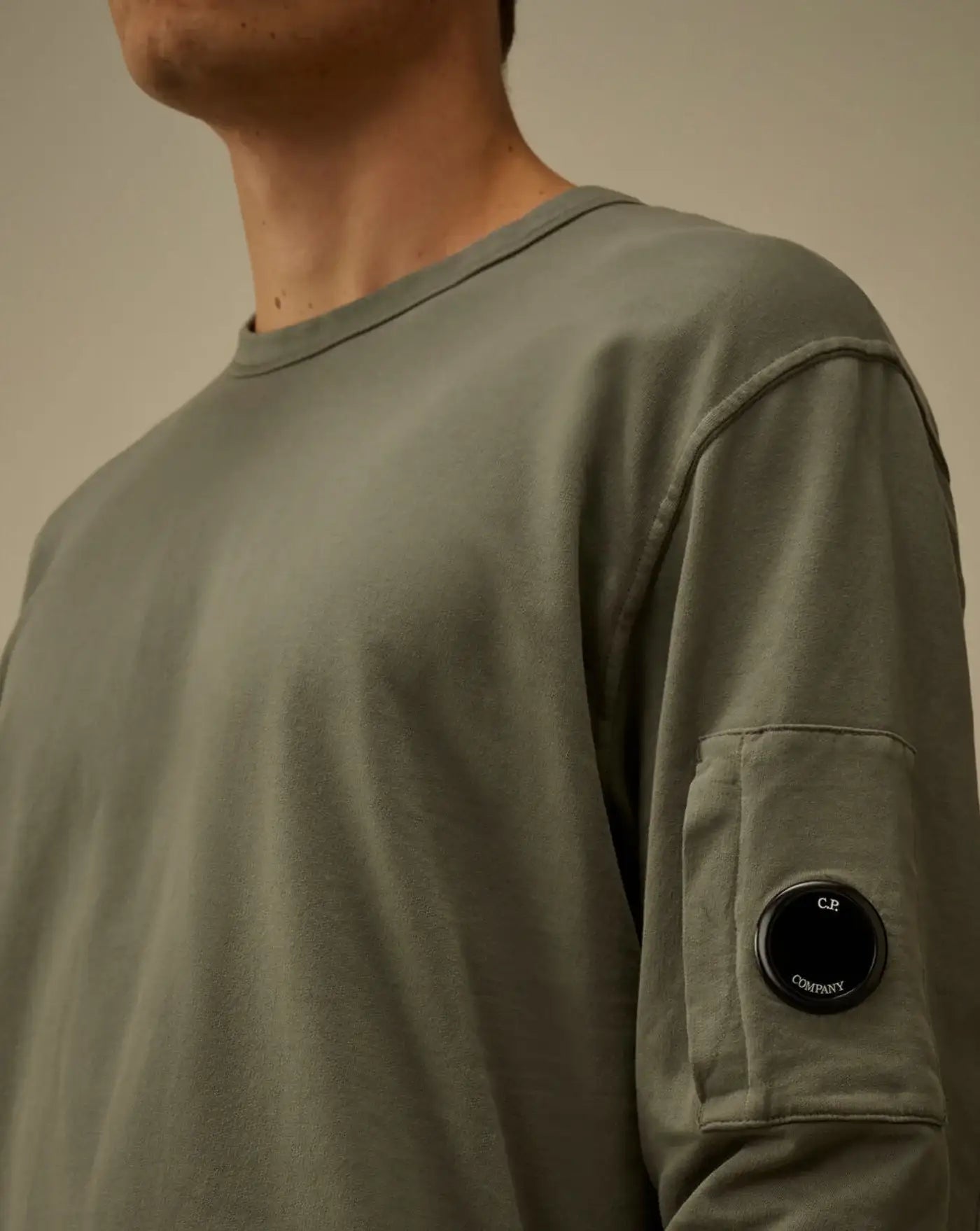 Sudadera C.P. Company Light Fleece Crewneck Sweatshirt 20CMSS711A002246G 921 GUNMETAL C.P. COMPANY