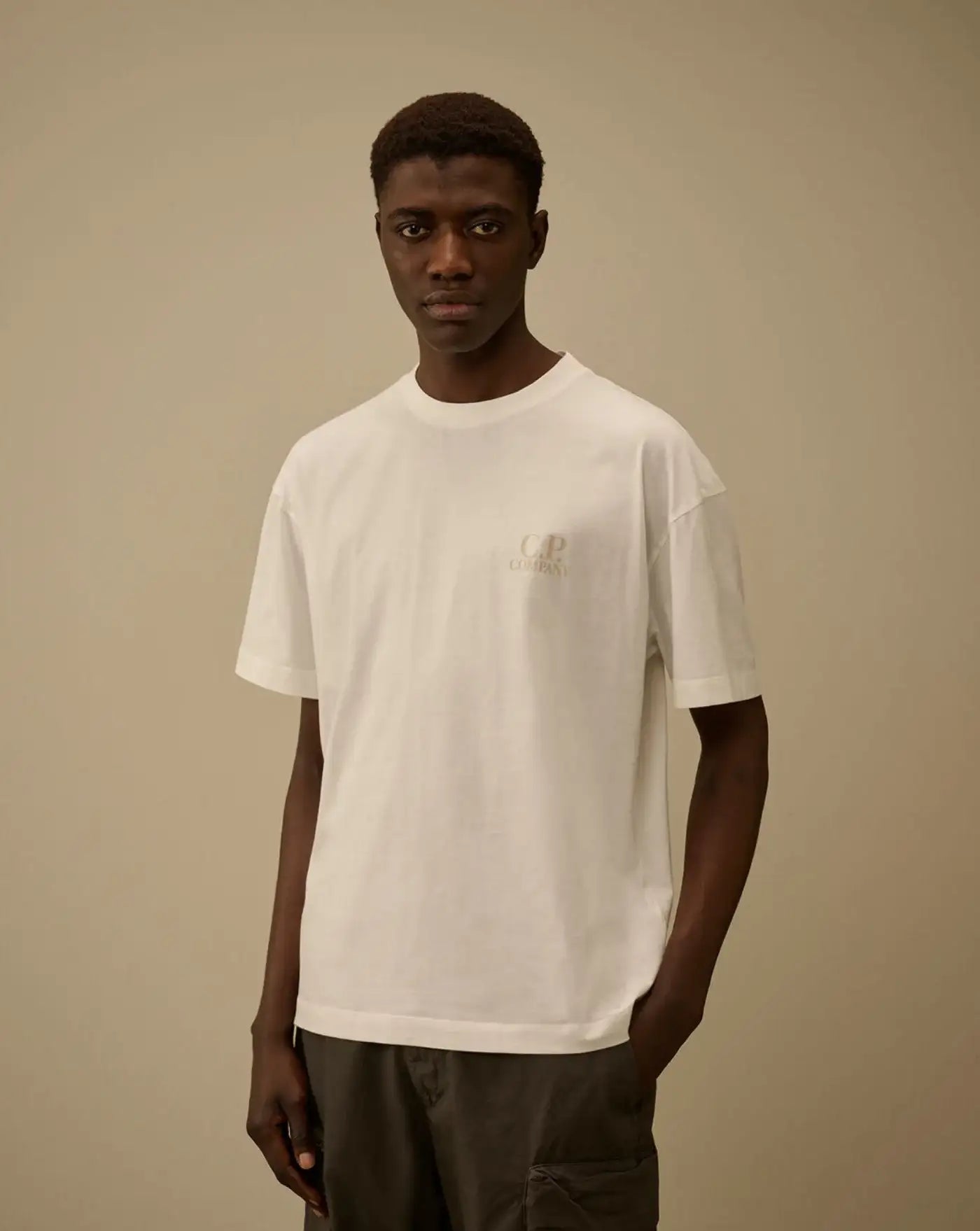 Camiseta C.P. Company 30/1 Jersey Short Sleeve Printed Graphics 20CMTS086A005100W 103 GAUZE WHITE C.P. COMPANY