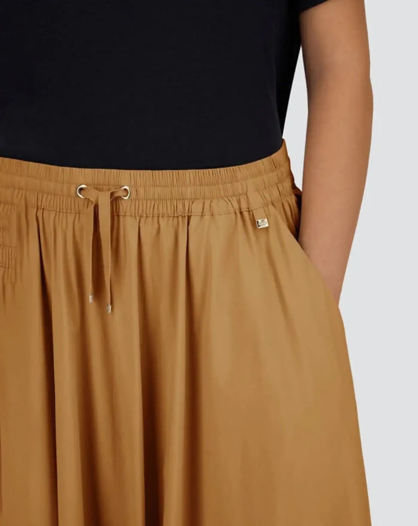 Falda Herno Light Nylon Stretch GN000007D 12431SZ2157 HERNO