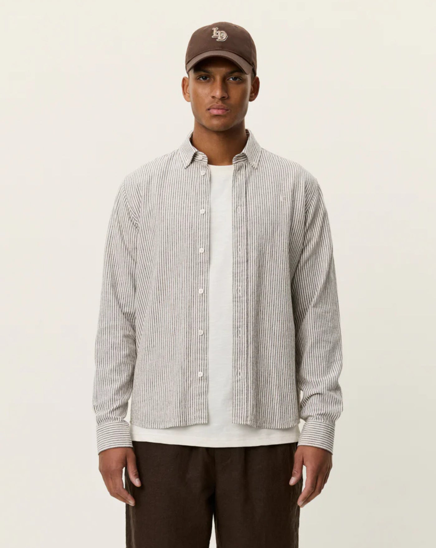 Camisa Les Deux Konrad Stripe 1001330 826TEAK BROWN LES DEUX
