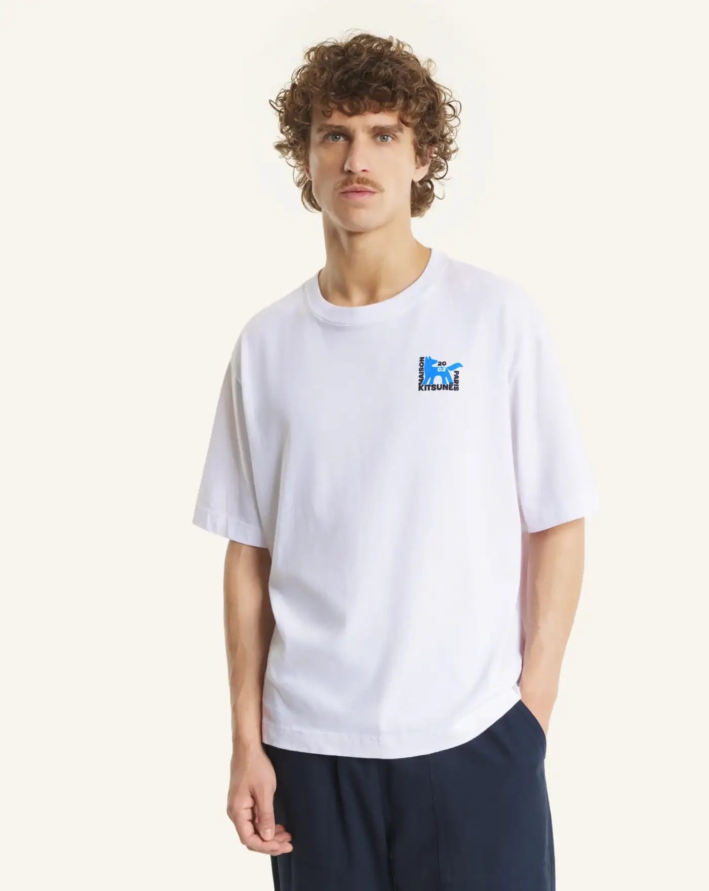 Camiseta Maison Kitsune Gallery Fox QM00111KJ0119 P100 MAISON KITSUNE