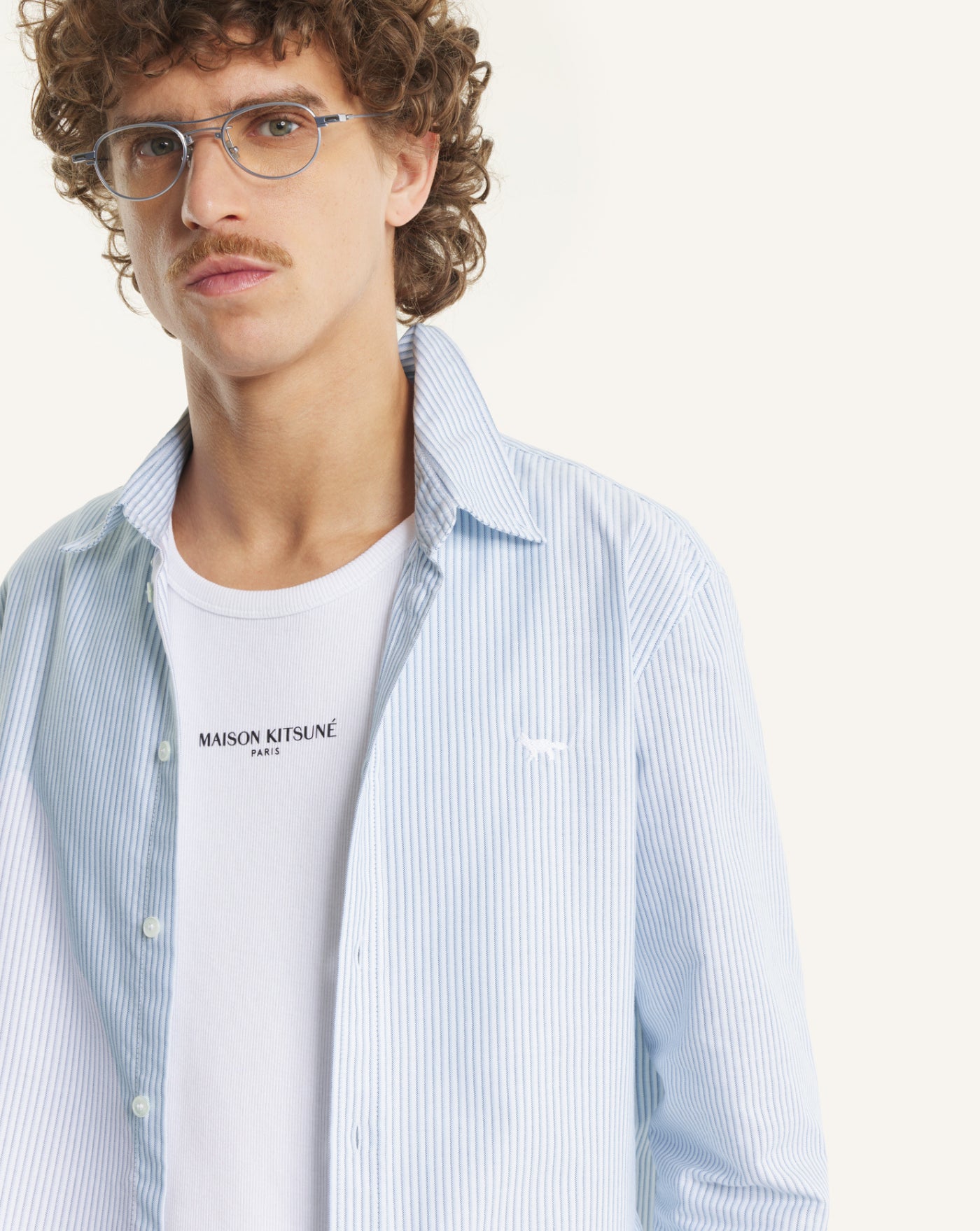 Camisa Maison Kitsune Profile Fox Striped QM00411WC5098 0491 MAISON KITSUNE