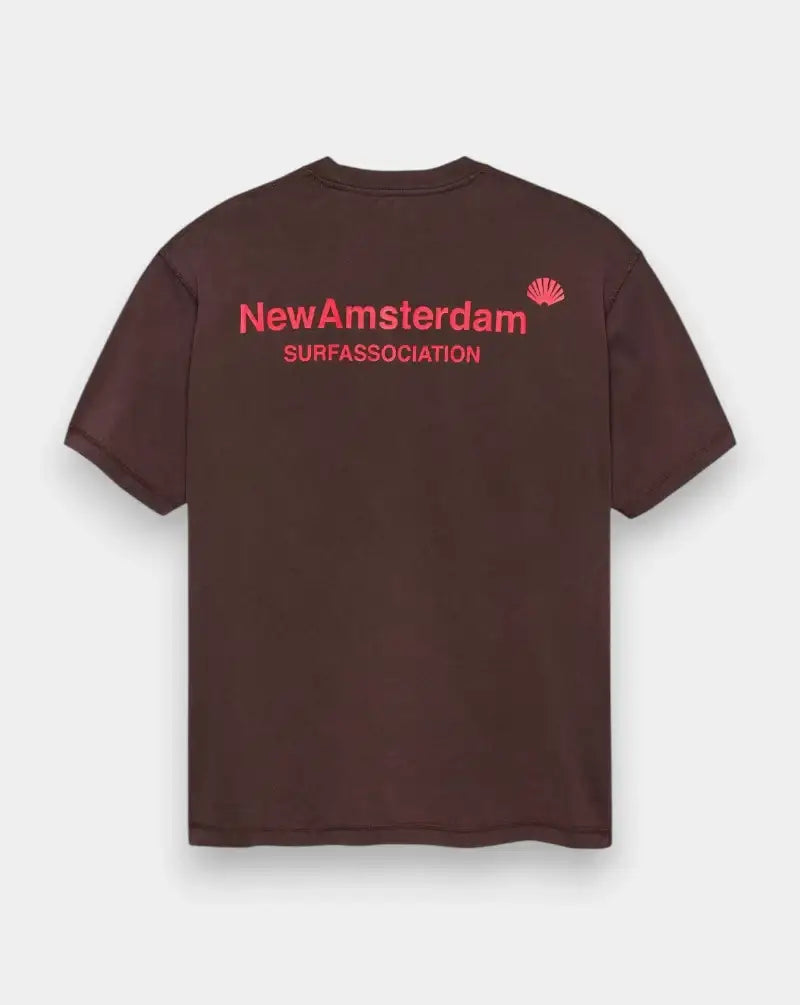 Camiseta New Amsterdam Logo Tee 2601064001 WALNUT/DEEP RED NEW AMSTERDAM