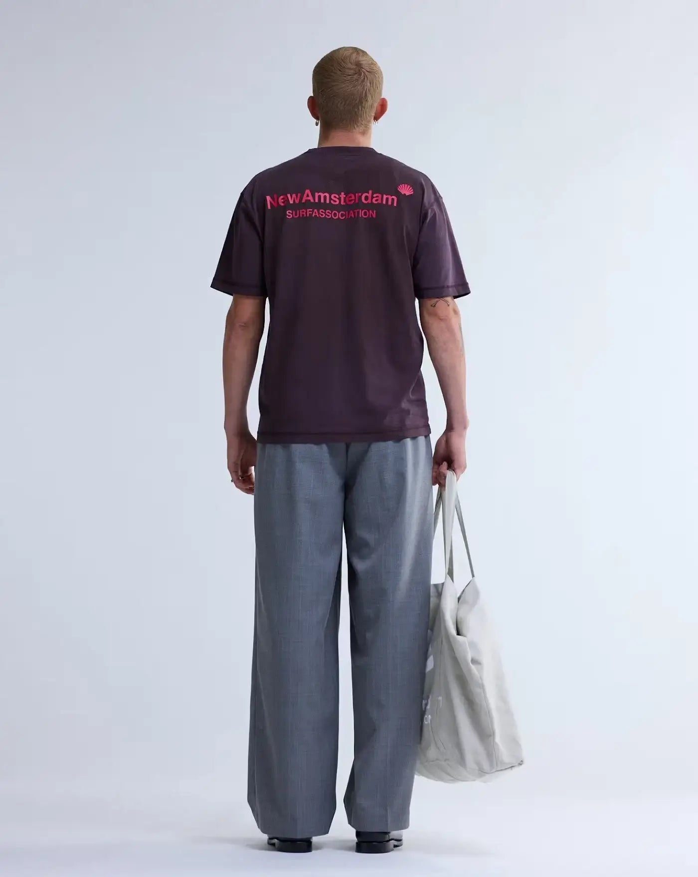 Camiseta New Amsterdam Logo Tee 2601064001 WALNUT/DEEP RED NEW AMSTERDAM
