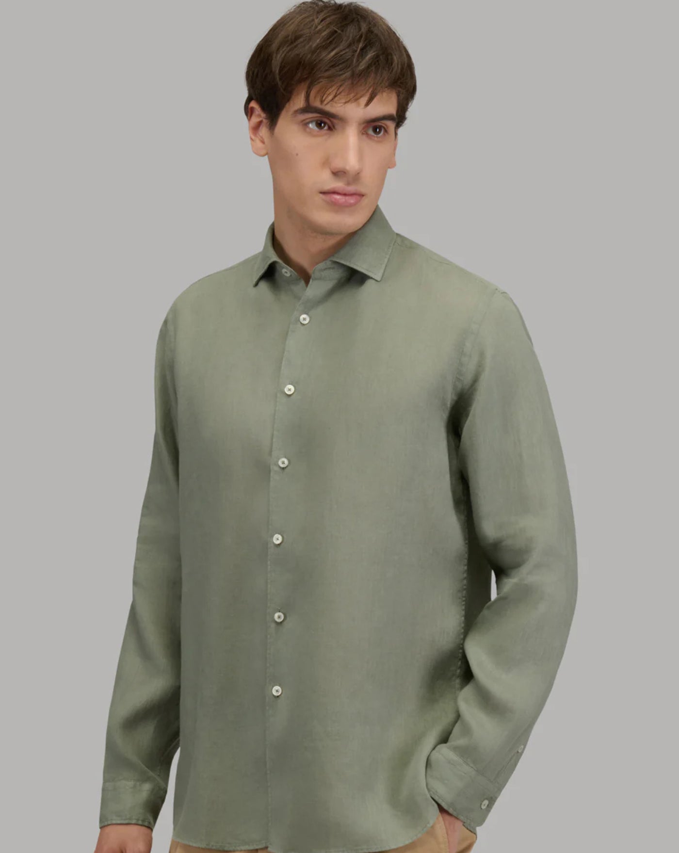 Camisa Cuello Francés Liso Lino Verde Militar 422ML 21191 646 XACUS