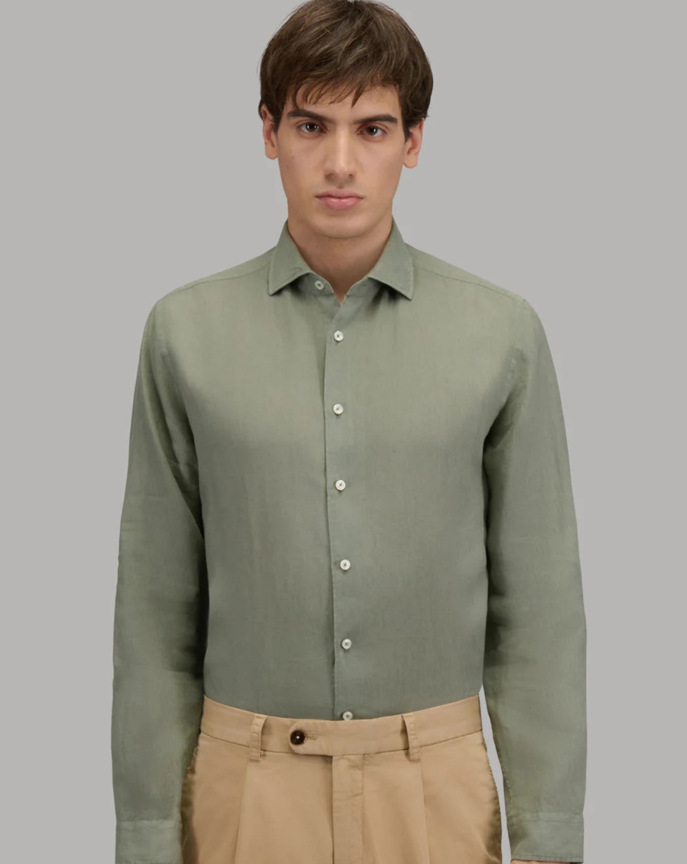 Camisa Cuello Francés Liso Lino Verde Militar 422ML 21191 646 XACUS