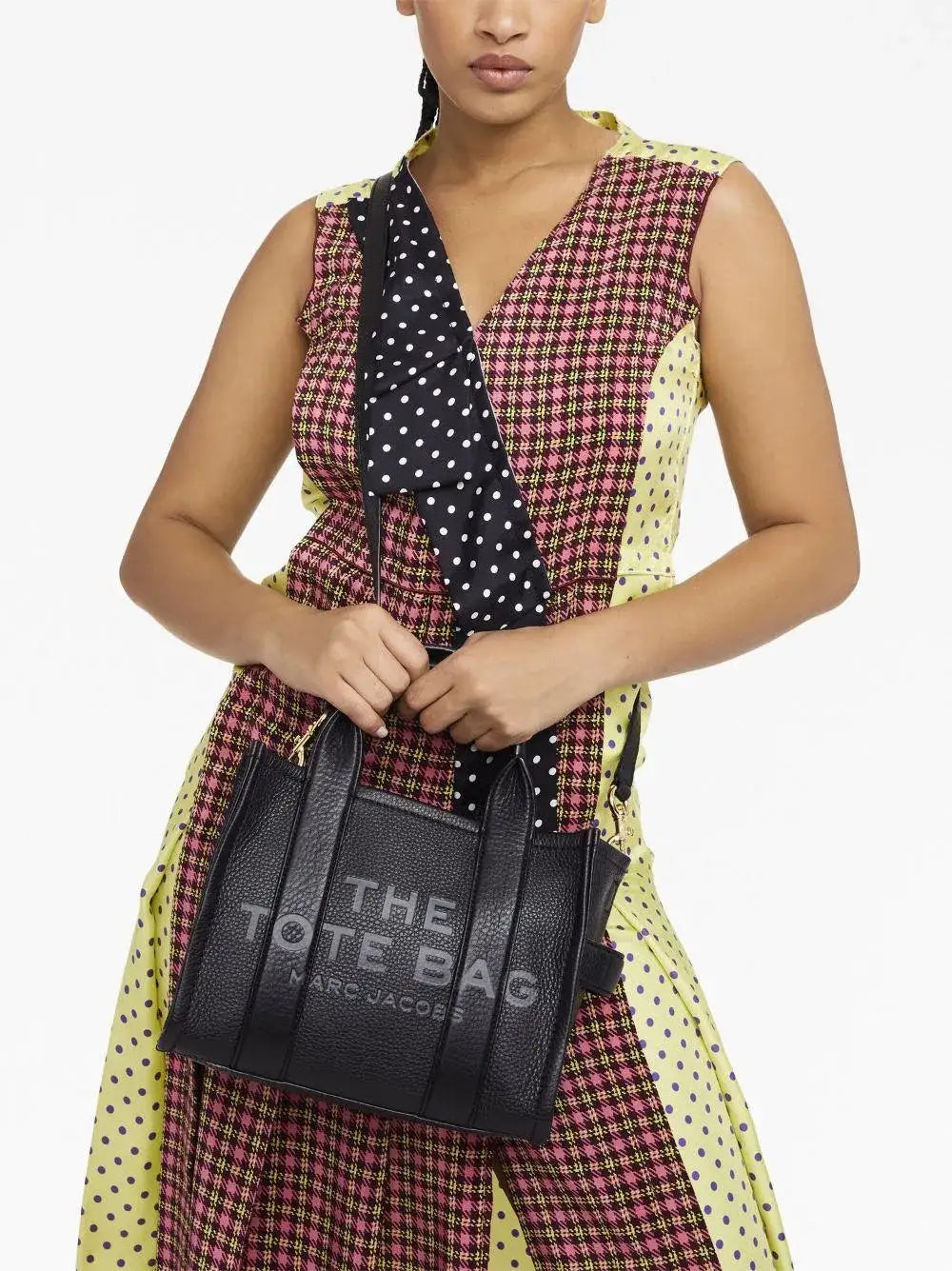 Bolso Marc Jacobs The Small Tote H009L01SP21 001 MARC JACOBS