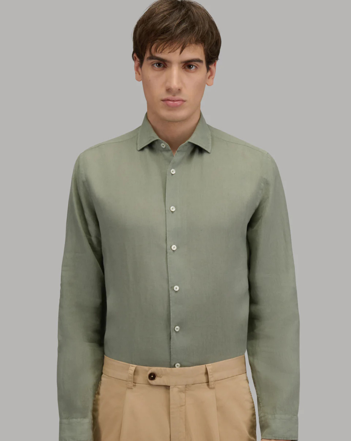 Camisa Cuello Francés Liso Lino Verde Militar 422ML 21191 646 XACUS