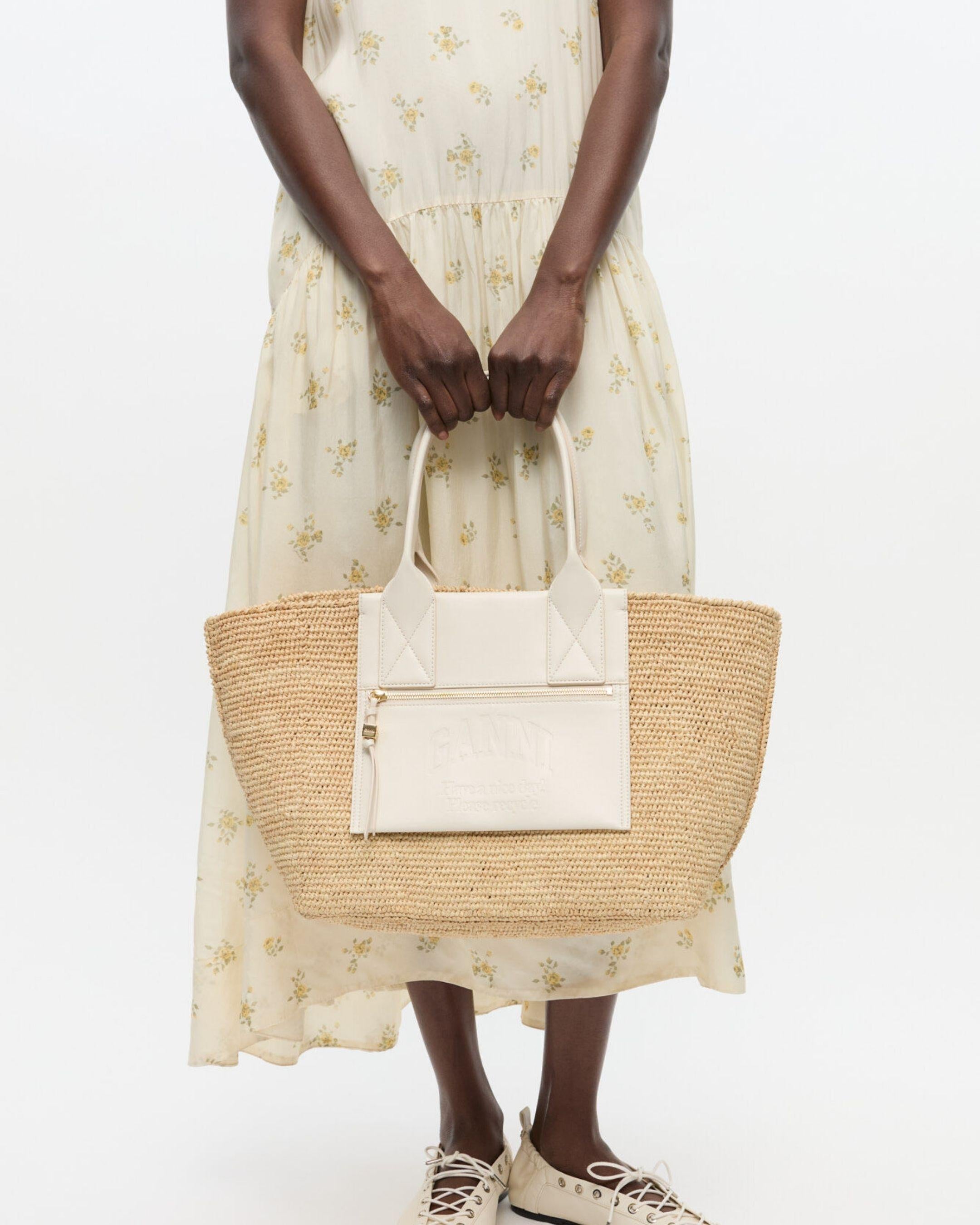 Bolso Ganni Easy Shopper Medium Raffia A6824 135 GANNI
