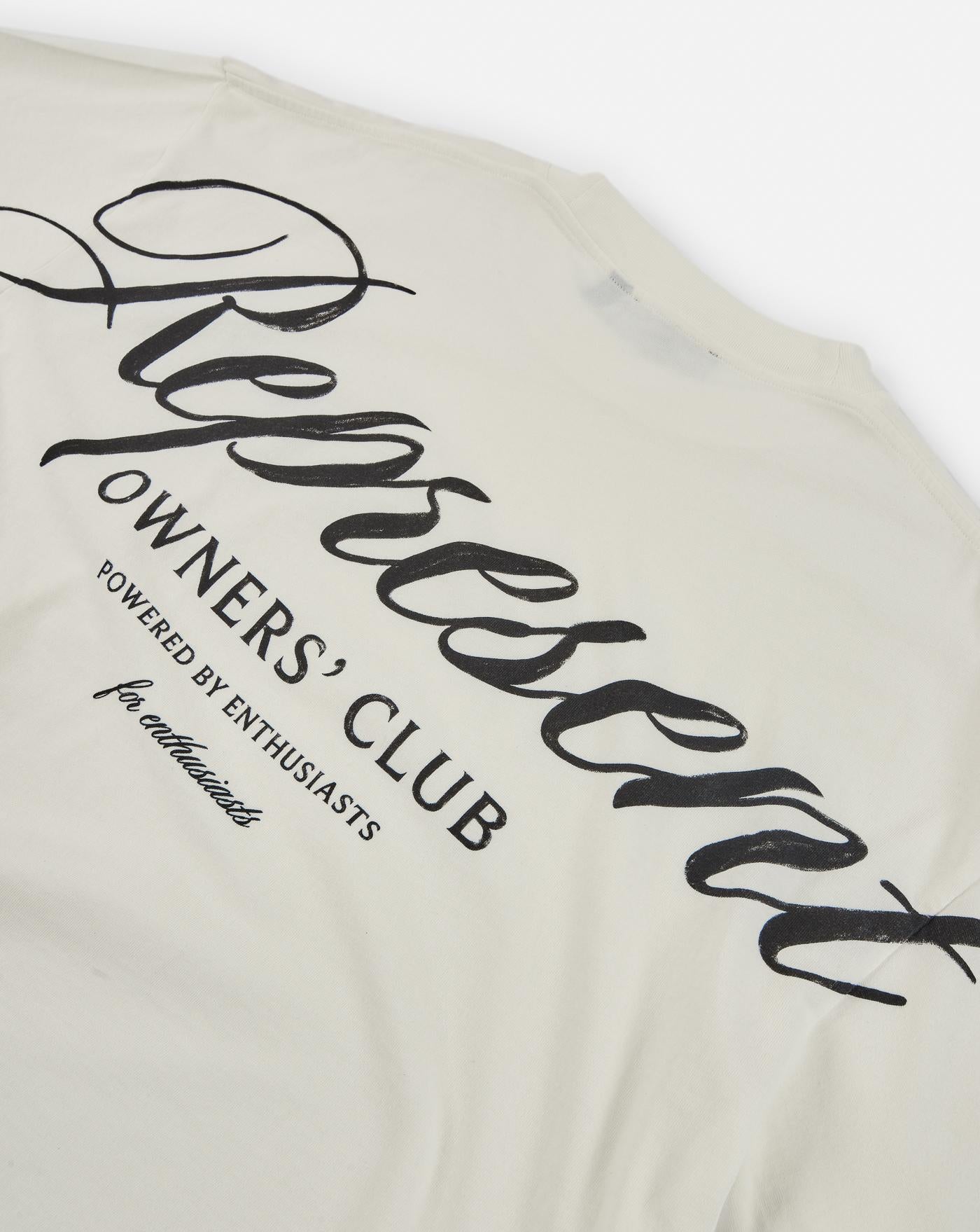 Camiseta Represent Owners Club Script OCM41201 072FLAT WHITE REPRESENT