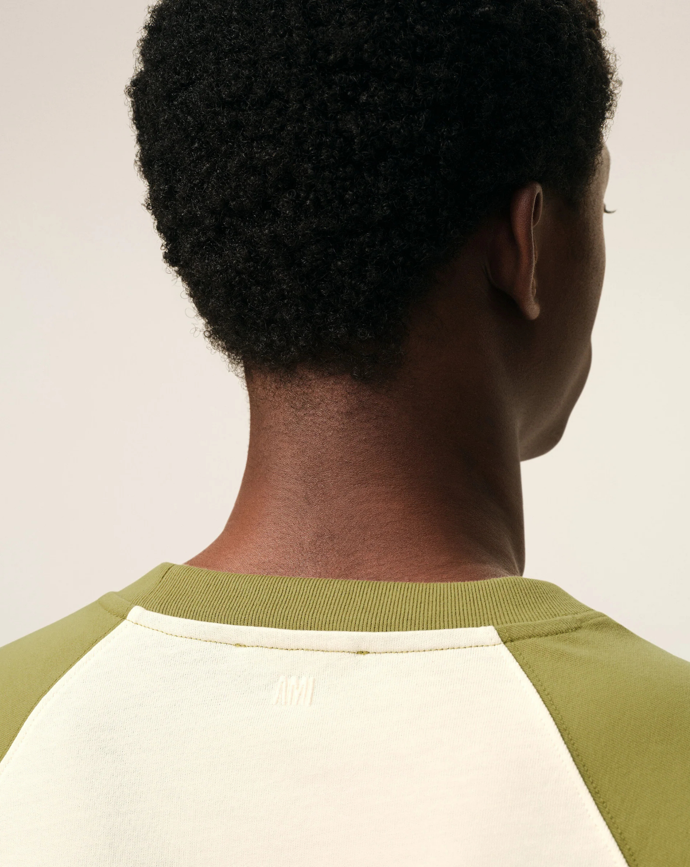 Camiseta Ami Paris Bicolor UTS379726 A041 AMI PARIS