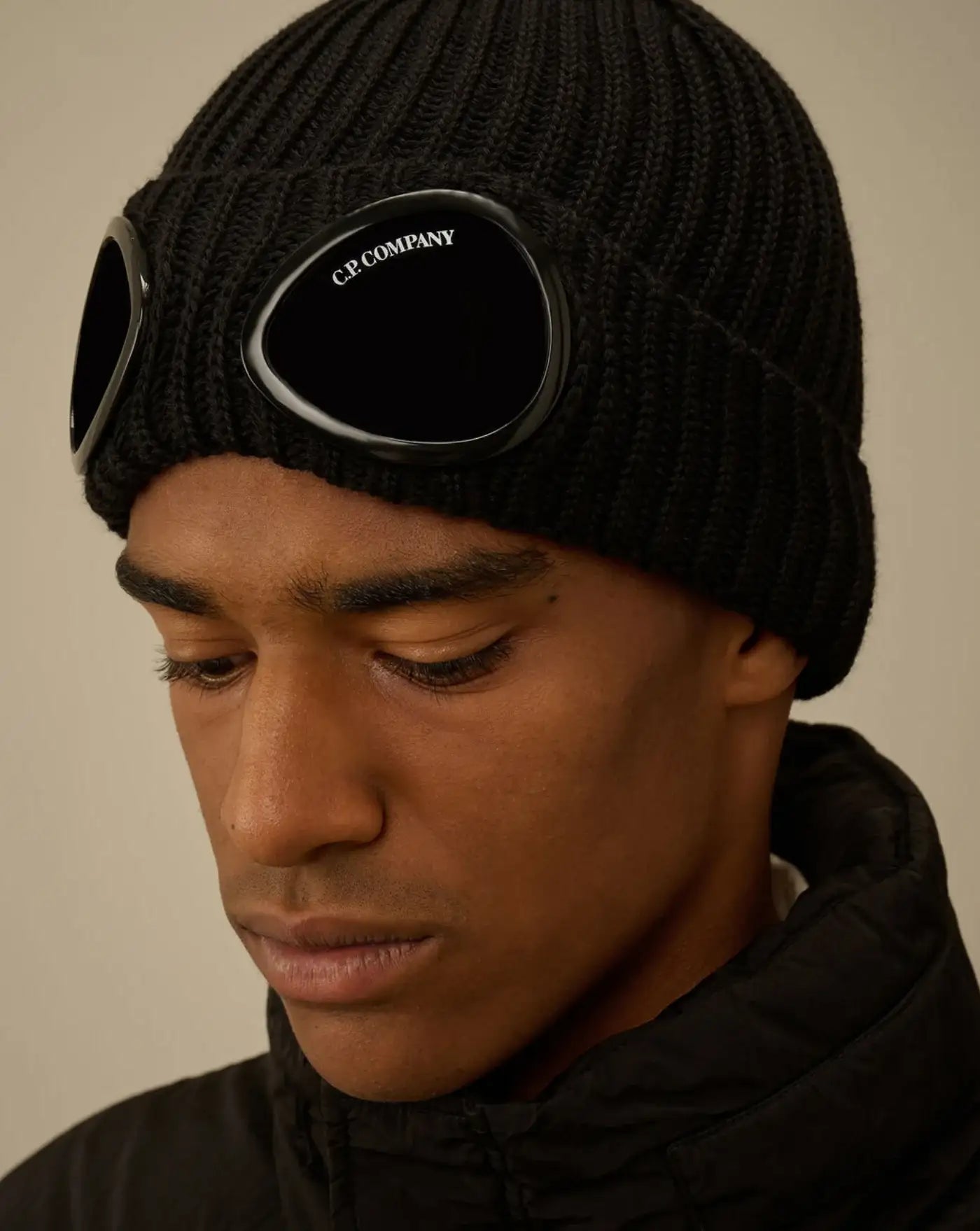 Gorro C.P. Company Lens RFCMAC742A005509A 999 C.P. COMPANY