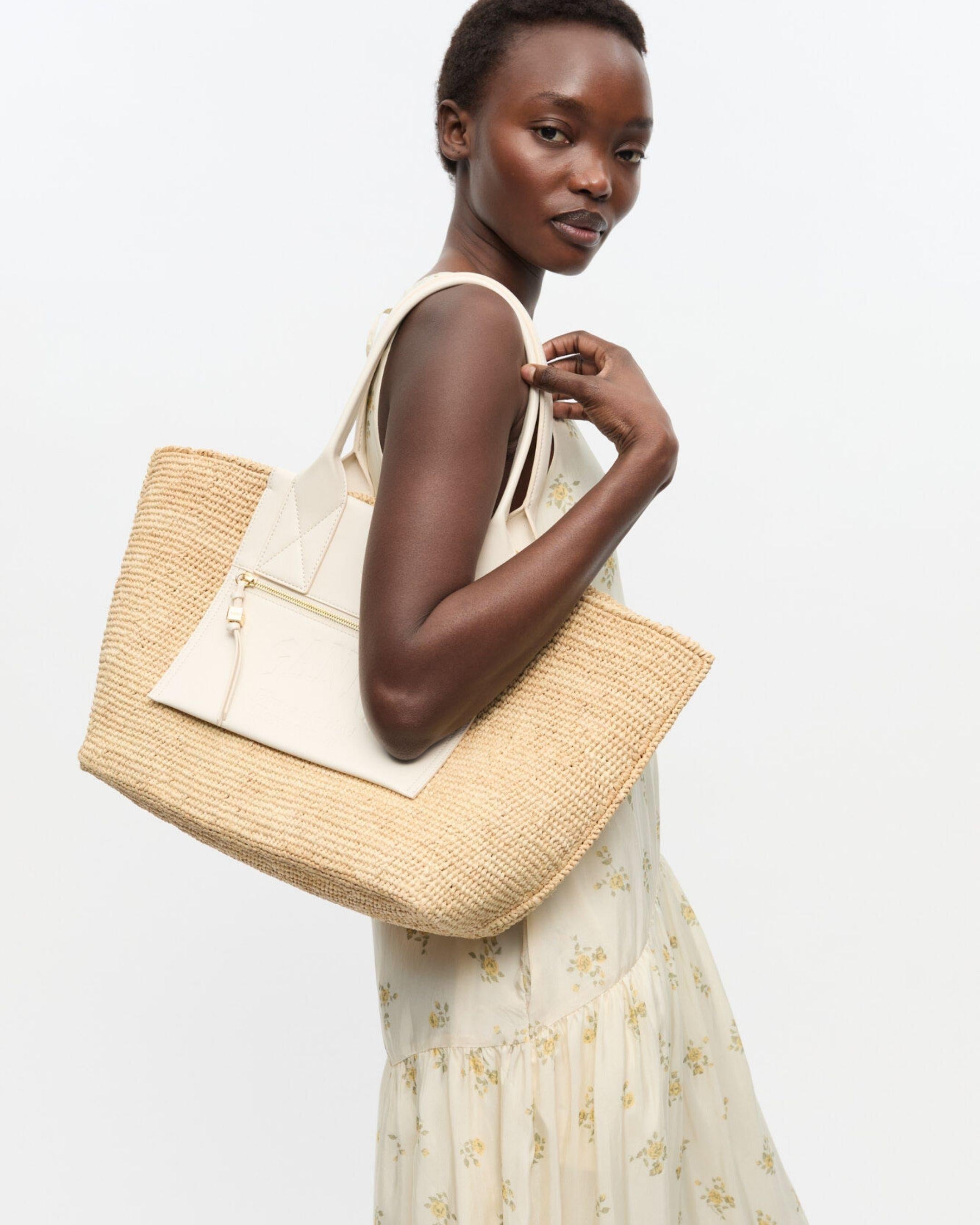 Bolso Ganni Easy Shopper Medium Raffia A6824 135 GANNI