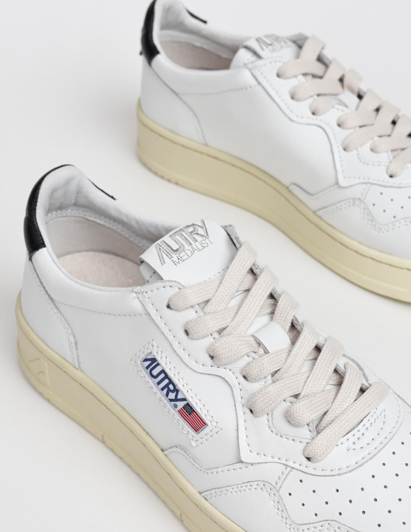 Zapatillas Autry Aulm LL22 AULM LL22 WHT/BLACK AUTRY
