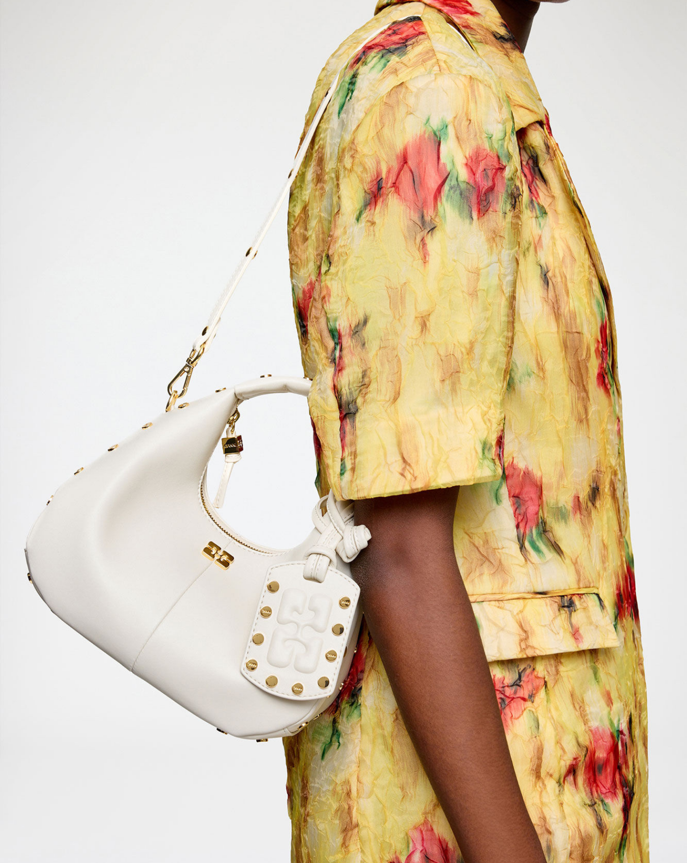 Bolso Ganni Hobo Mini Studs B2070129 135EGRET GANNI