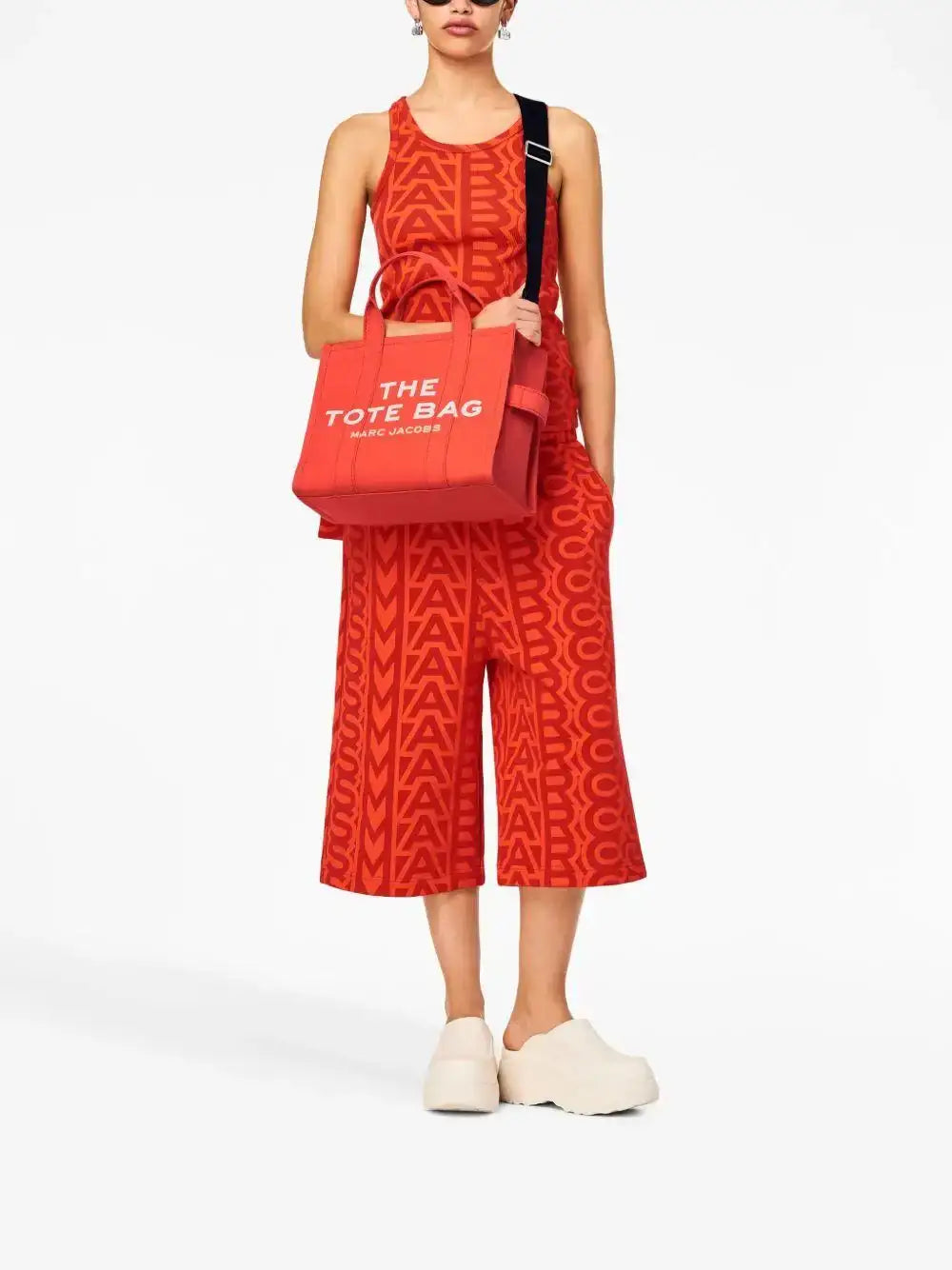 Bolso Marc Jacobs The Medium Tote M0016161 846 MARC JACOBS