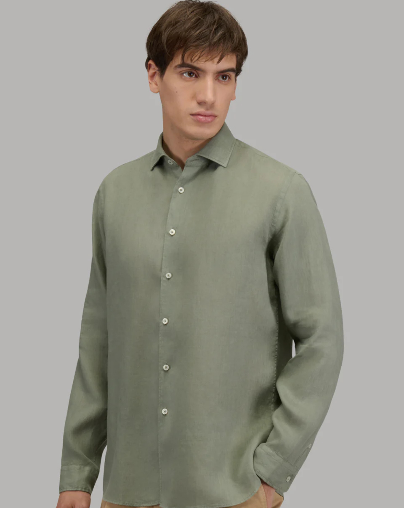 Camisa Cuello Francés Liso Lino Verde Militar 422ML 21191 646 XACUS