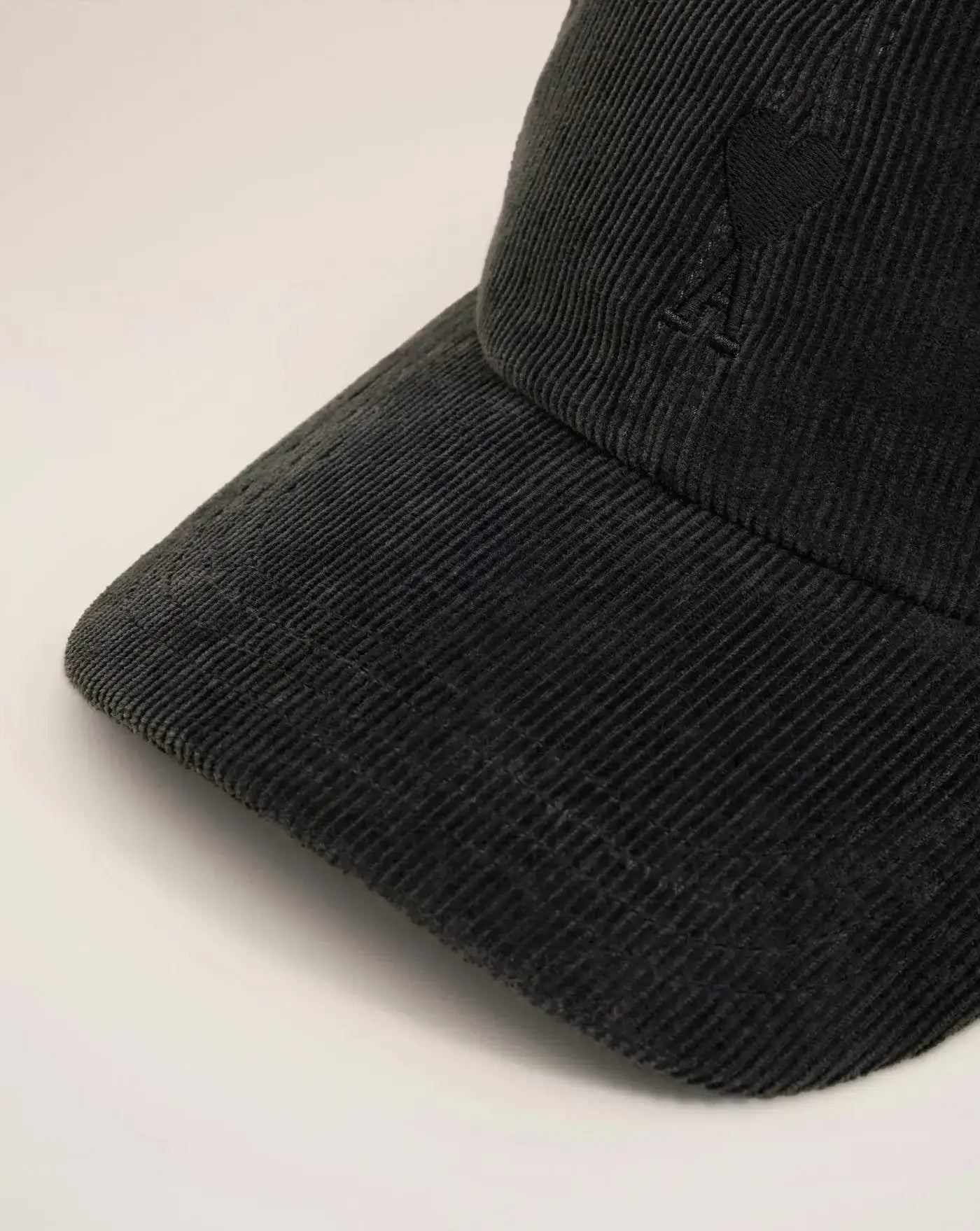 Gorra Ami Paris Adc Velvet UCP265CO0089 020 AMI PARIS