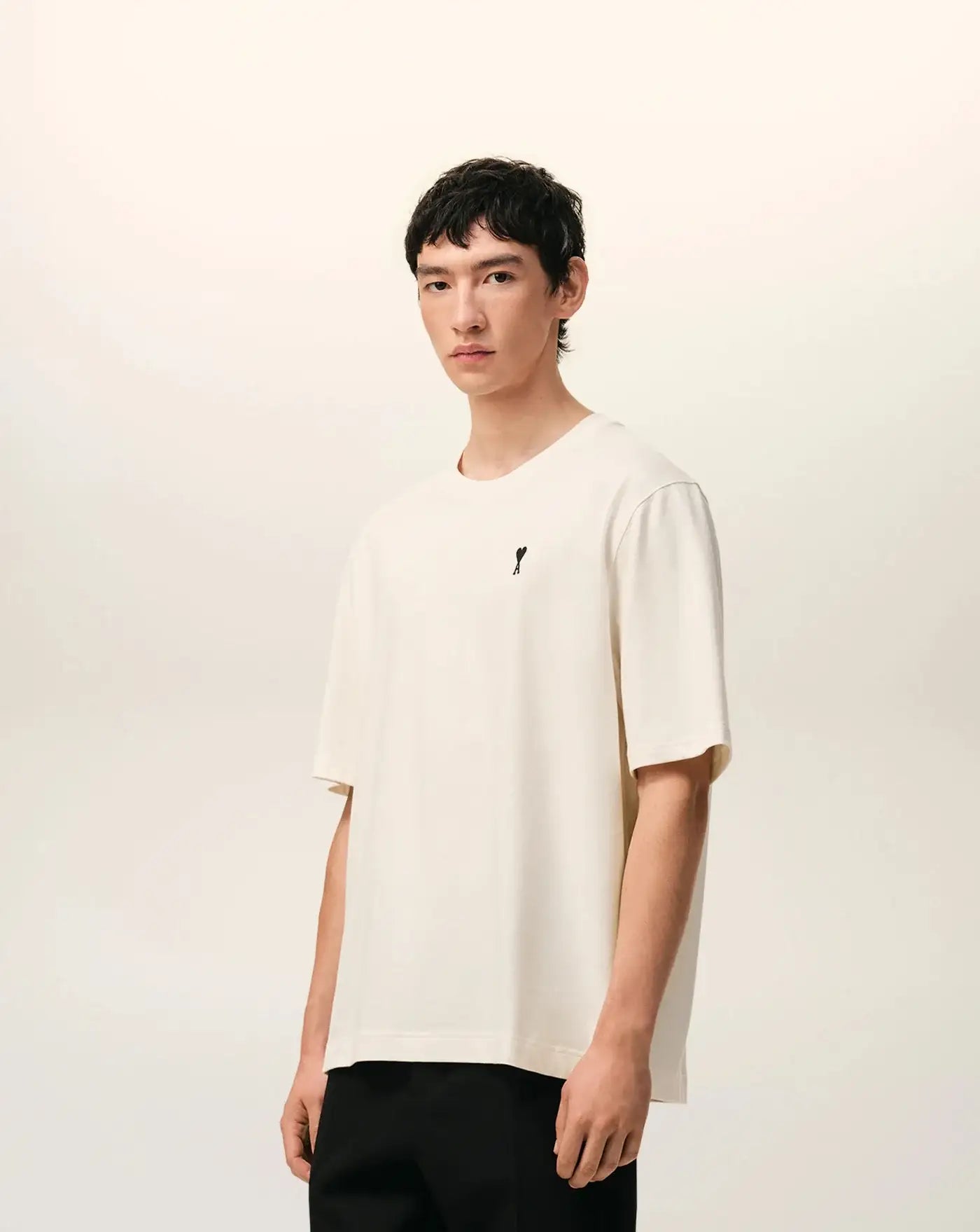 Camiseta Ami Paris Place Des Victoires Print UTS387726 136 AMI PARIS