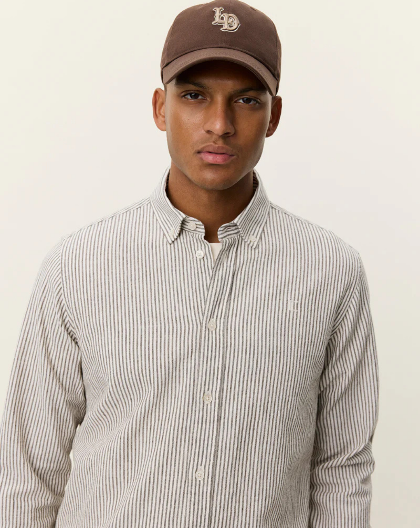 Camisa Les Deux Konrad Stripe 1001330 826TEAK BROWN LES DEUX