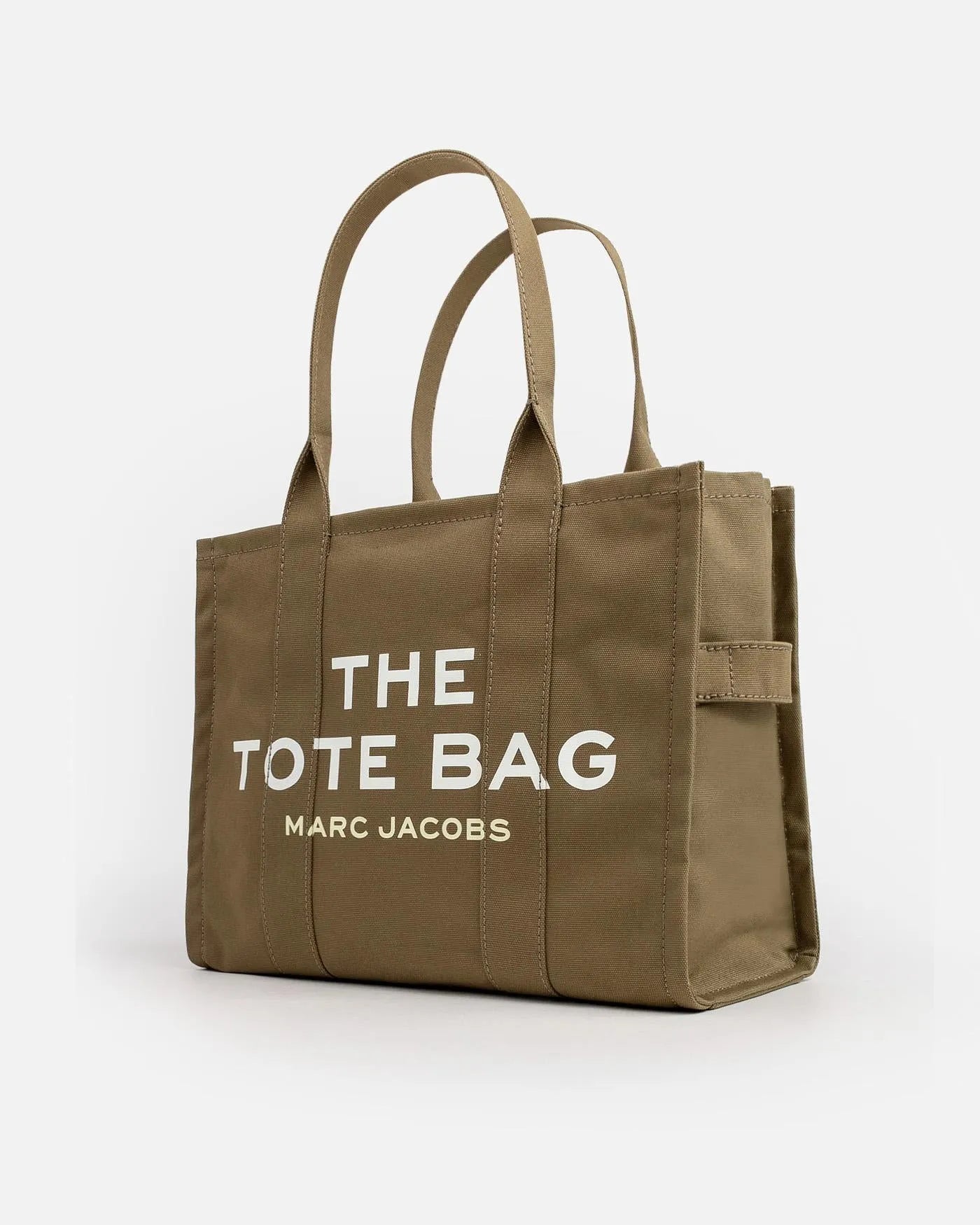 M0016156 372 MARC JACOBS