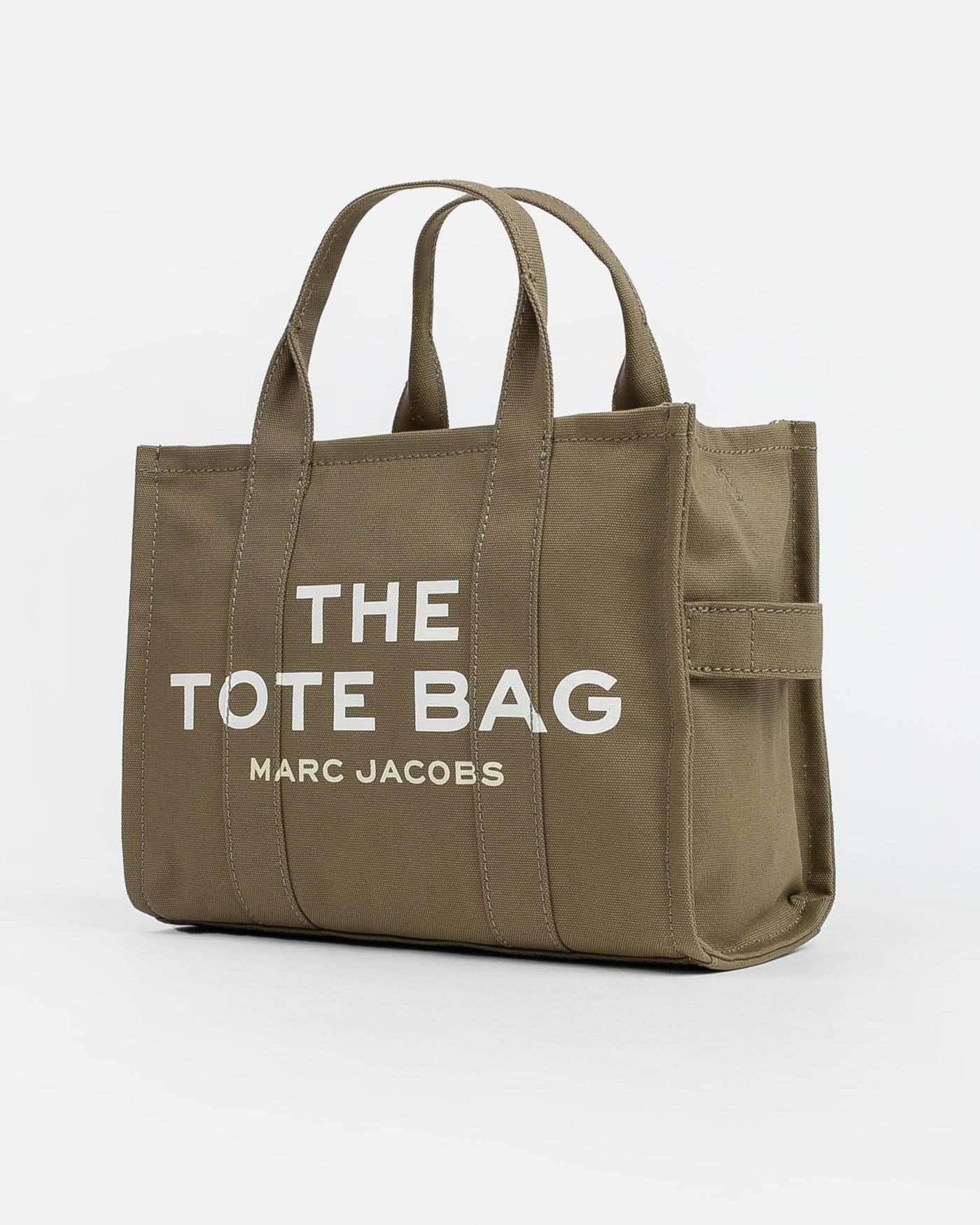 M0016161 372 MARC JACOBS