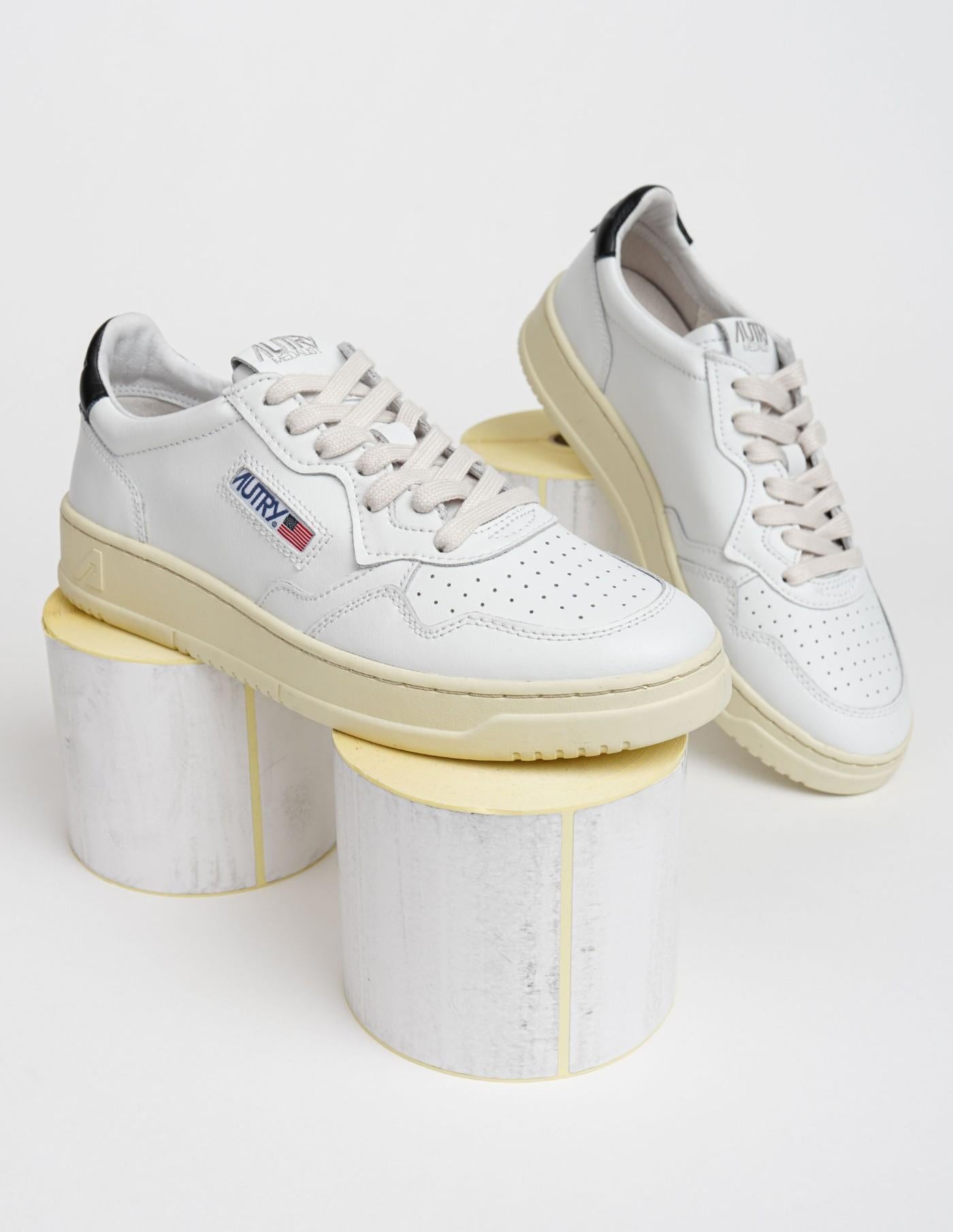 Zapatillas Autry Aulm LL22 AULM LL22 WHT/BLACK AUTRY