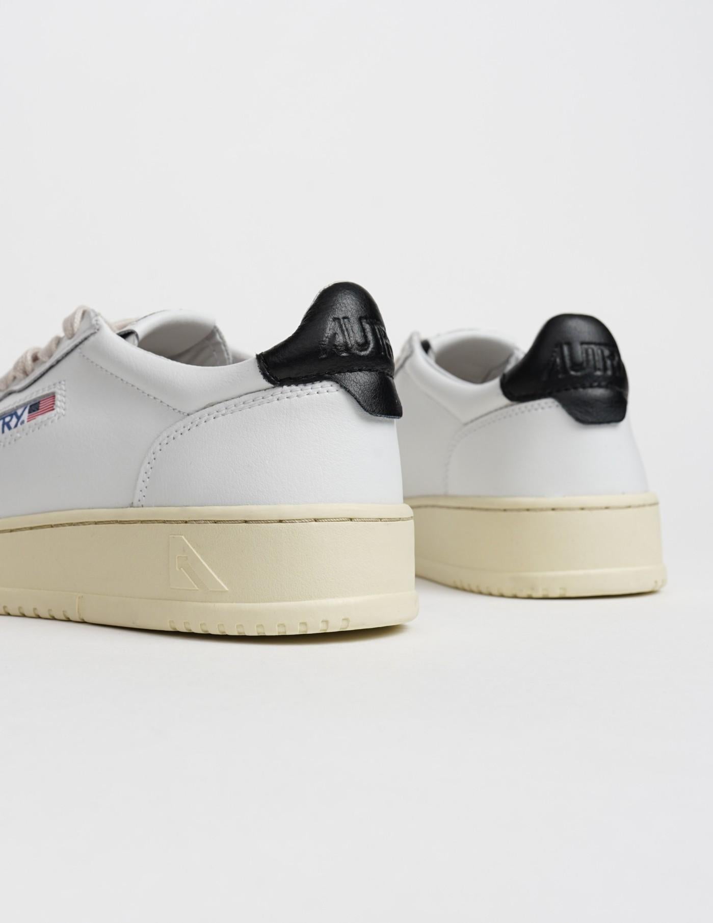Zapatillas Autry Aulm LL22 AULM LL22 WHT/BLACK AUTRY
