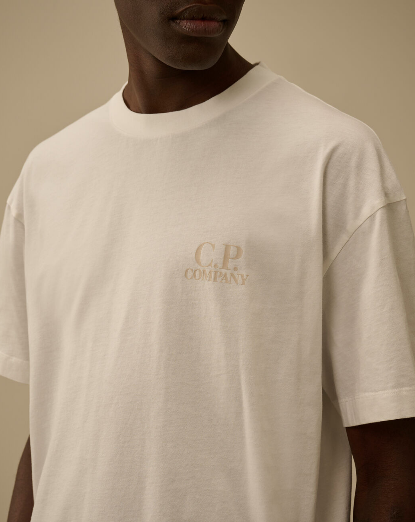 Camiseta C.P. Company 30/1 Jersey Short Sleeve Printed Graphics 20CMTS086A005100W 103 GAUZE WHITE C.P. COMPANY