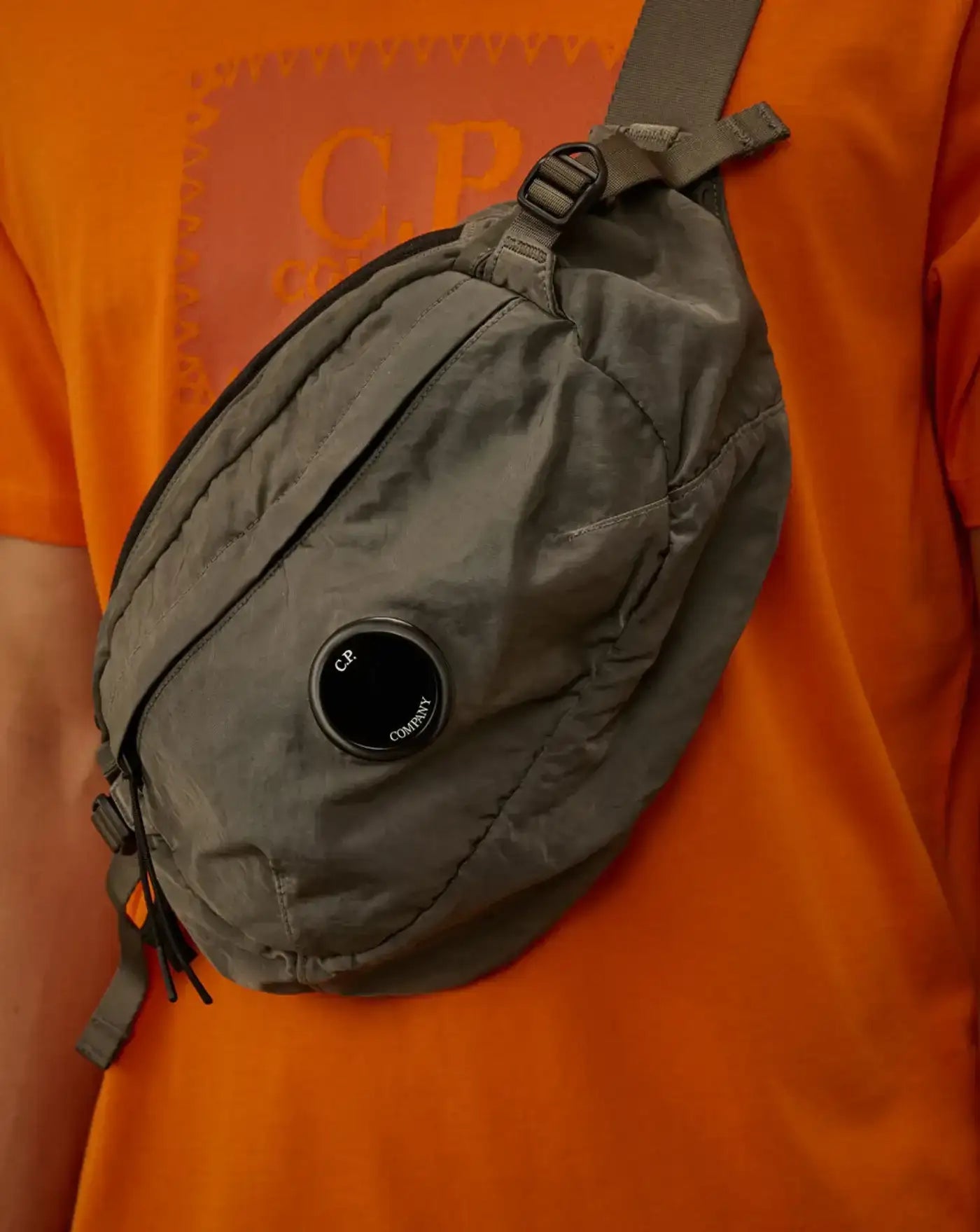 Riñonera C.P. Company Nylon B Lens Crossbody Pack 19CMAC734A005269G 921 C.P. COMPANY