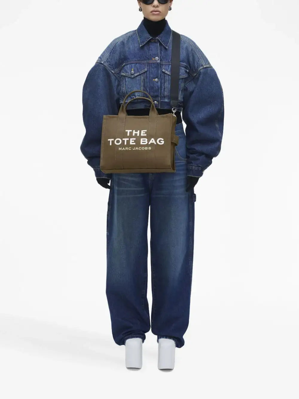 M0016161 372 MARC JACOBS