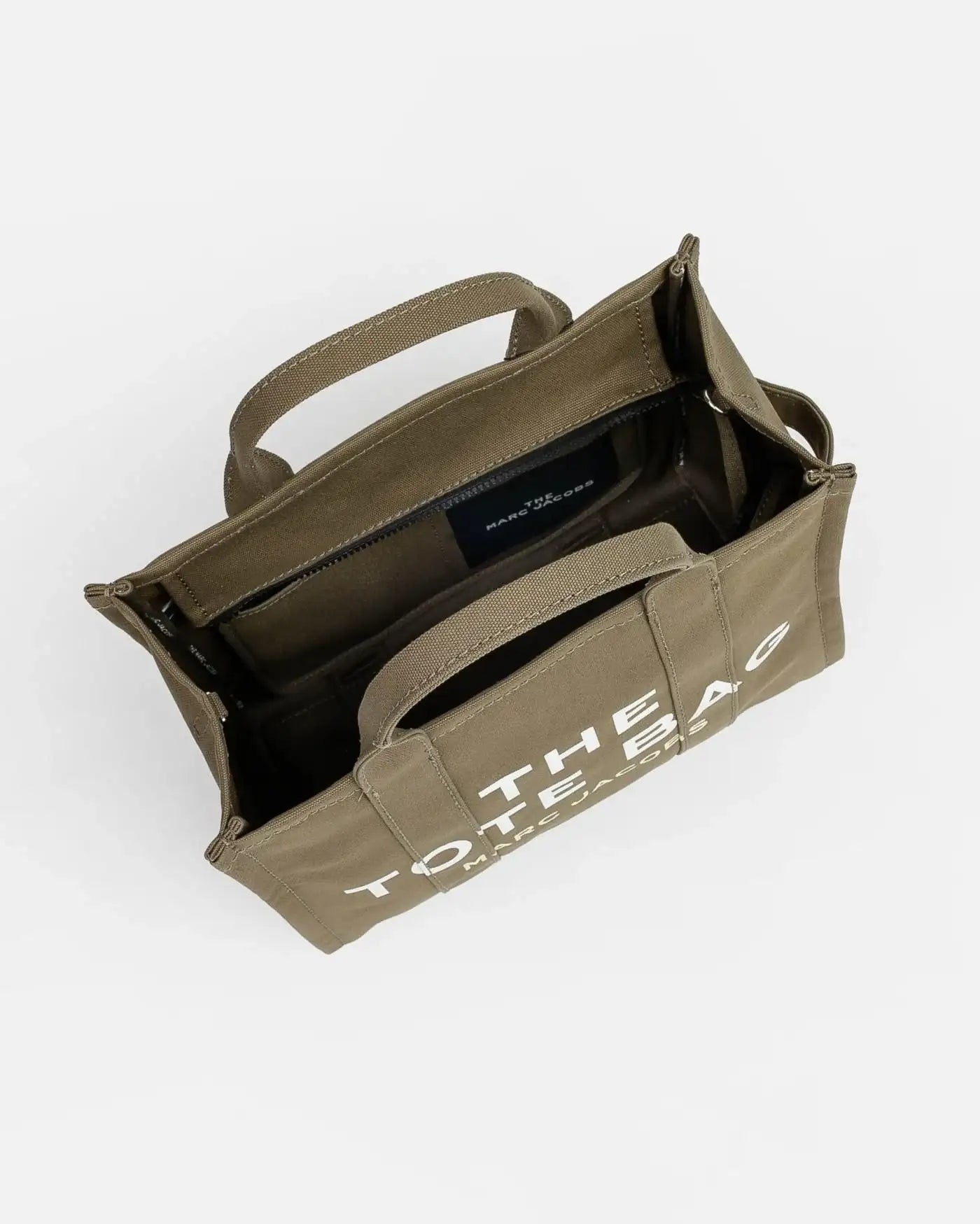M0016161 372 MARC JACOBS