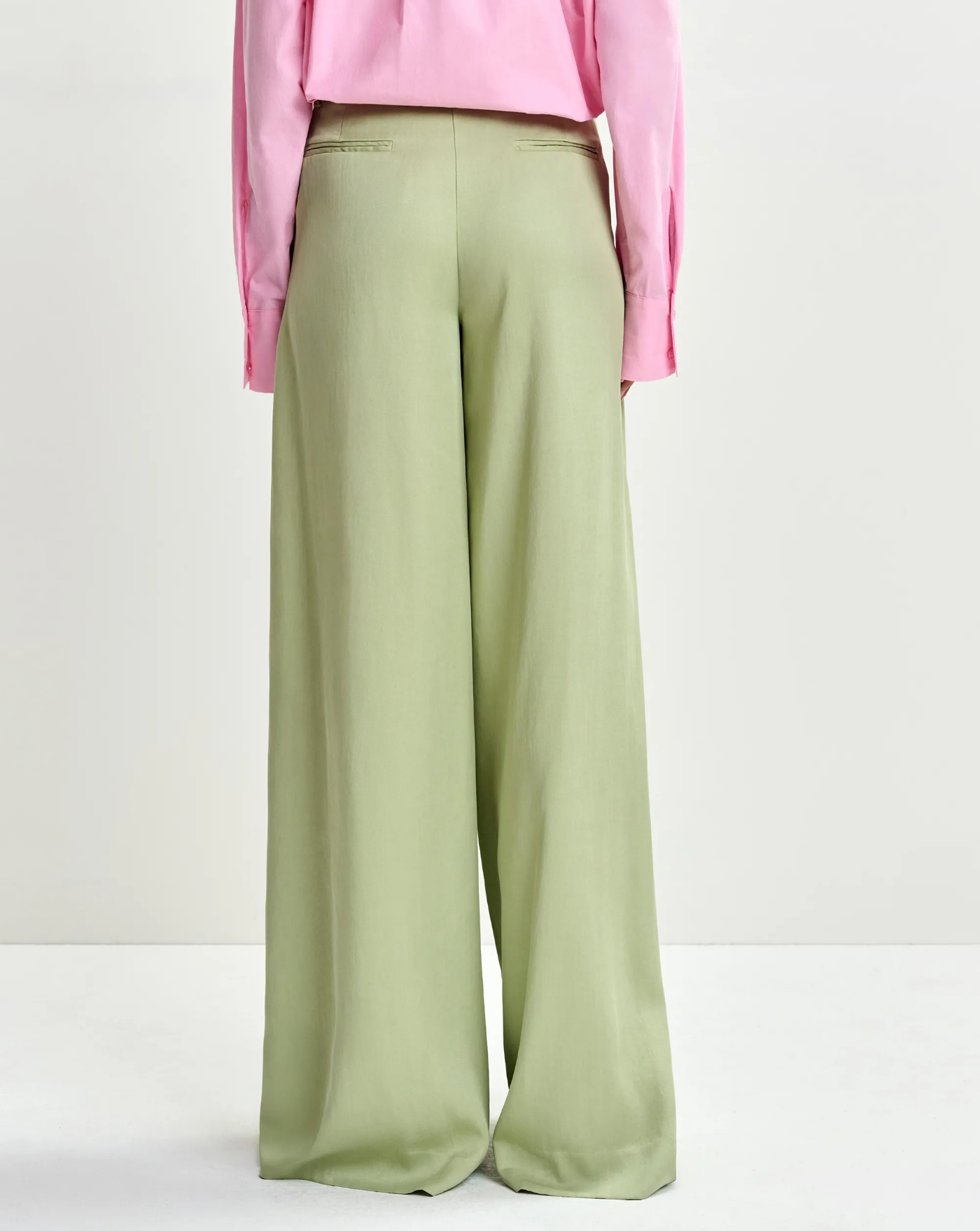Pantalon Essentiel Antwerp Justicia Wide Leg Pants JUSTICIA BS22BASIL SMASH ESSENTIEL ANTWERP