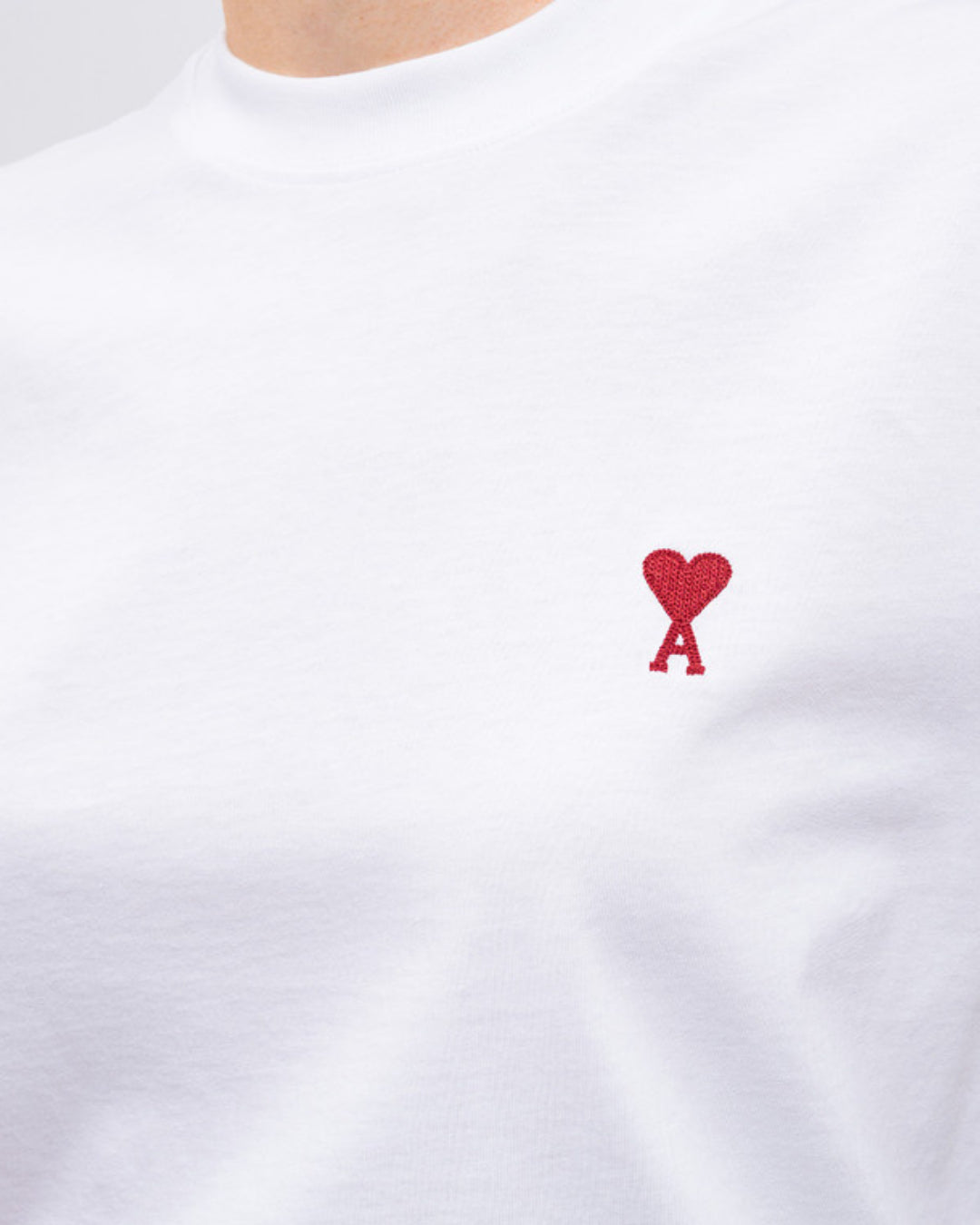 Camiseta Ami Paris Quota with Red Ami de Coeur BFUTS035724W 100 WHITE AMI PARIS 