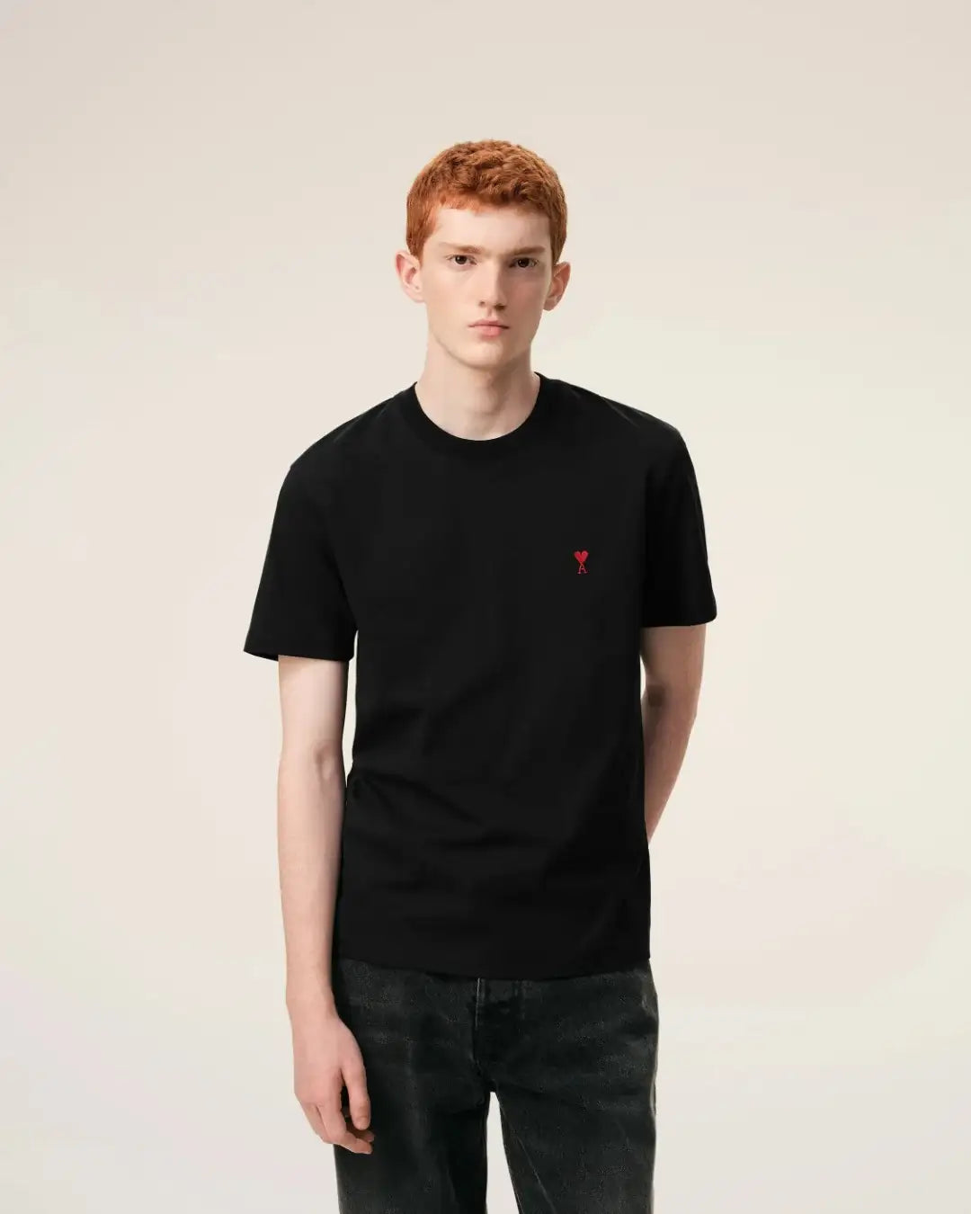 Camiseta Ami Paris with Red Ami de Coeur BFUTS035 724 001 BLACK AMI PARIS 