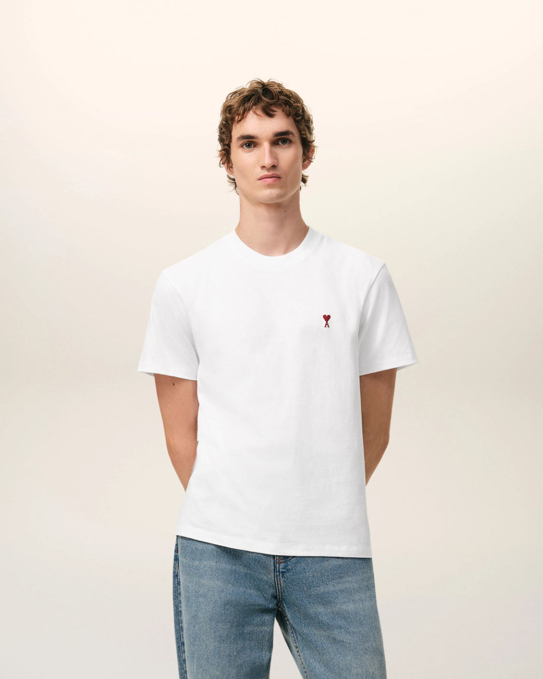 Camiseta Ami Paris with Red Ami de Coeur BFUTS035 724 100 WHITE AMI PARIS 