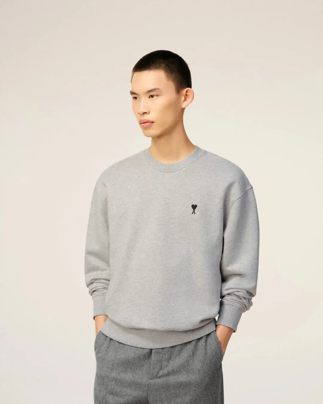 Sudadera Ami Paris with Contrasted Ami de Coeur HSW763 730 0951 HEATHER ASH GREY AMI PARIS 