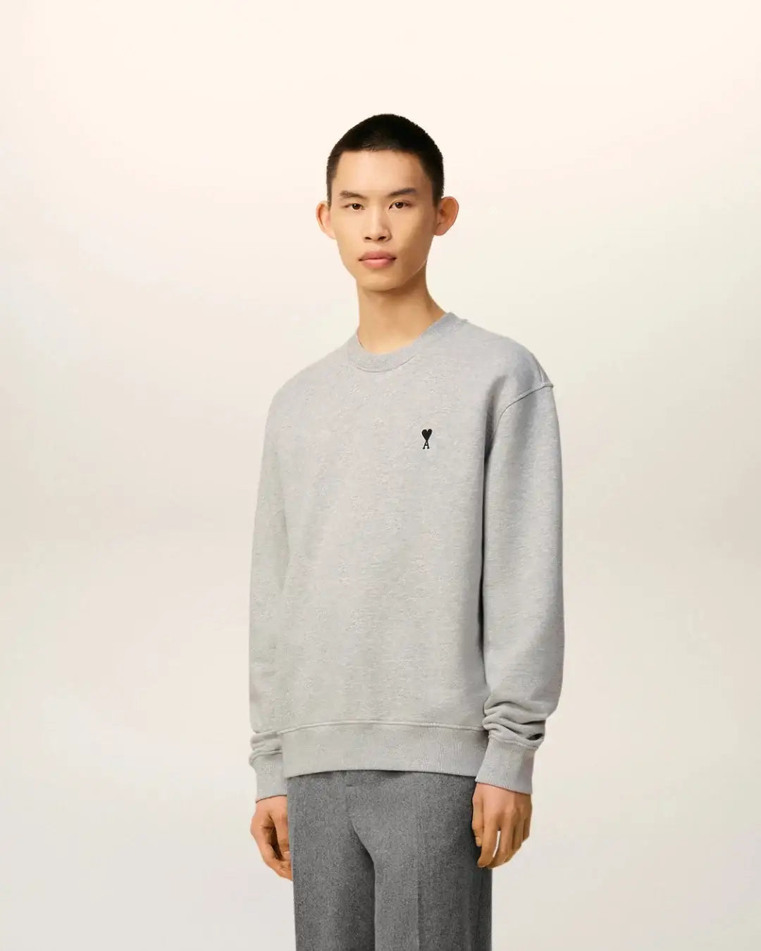 Sudadera Ami Paris with Contrasted Ami de Coeur HSW763 730 0951 HEATHER ASH GREY AMI PARIS 