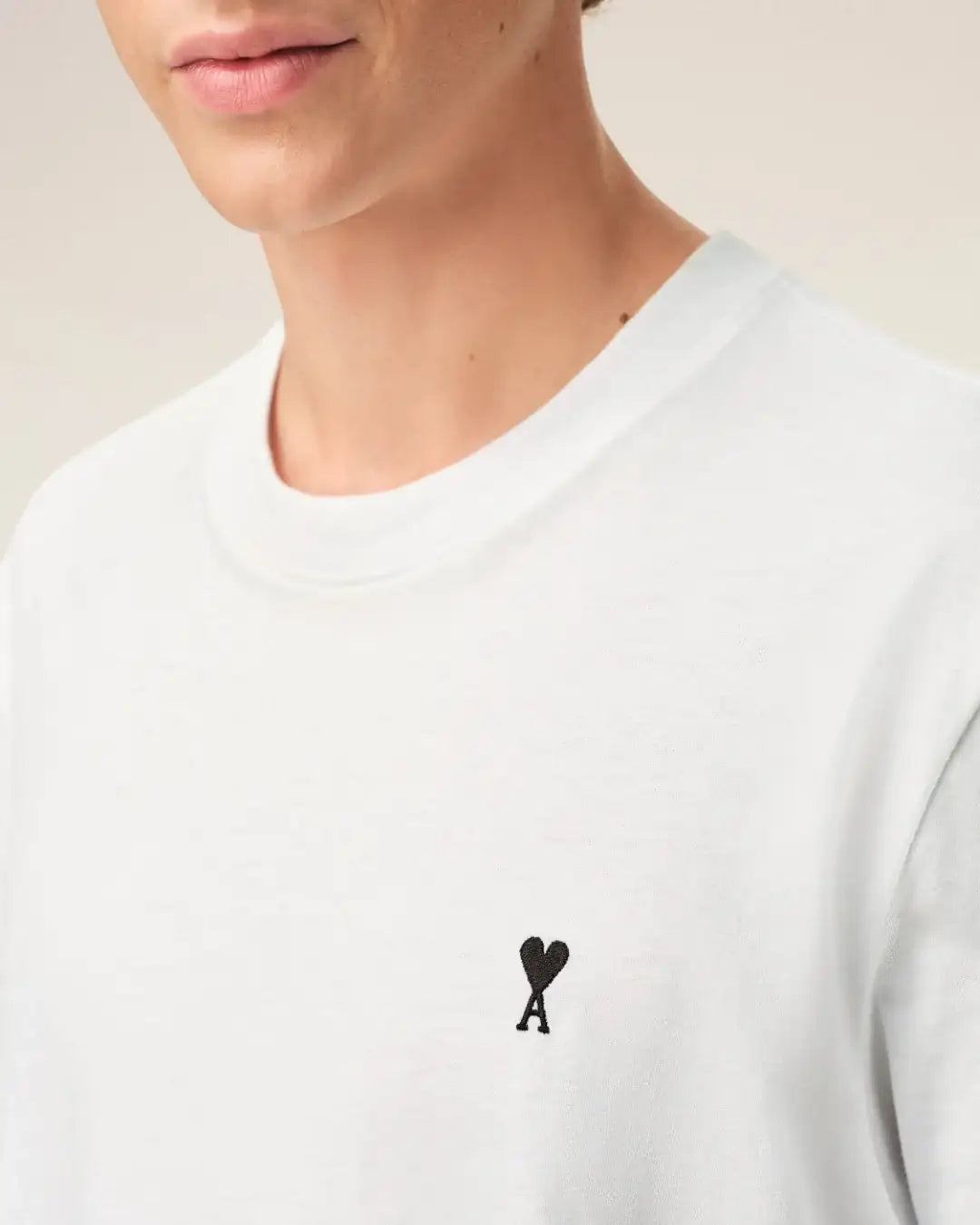 Camiseta Ami Paris with Contrasted Ami de Coeur HTS346 724 100 WHITE AMI PARIS 